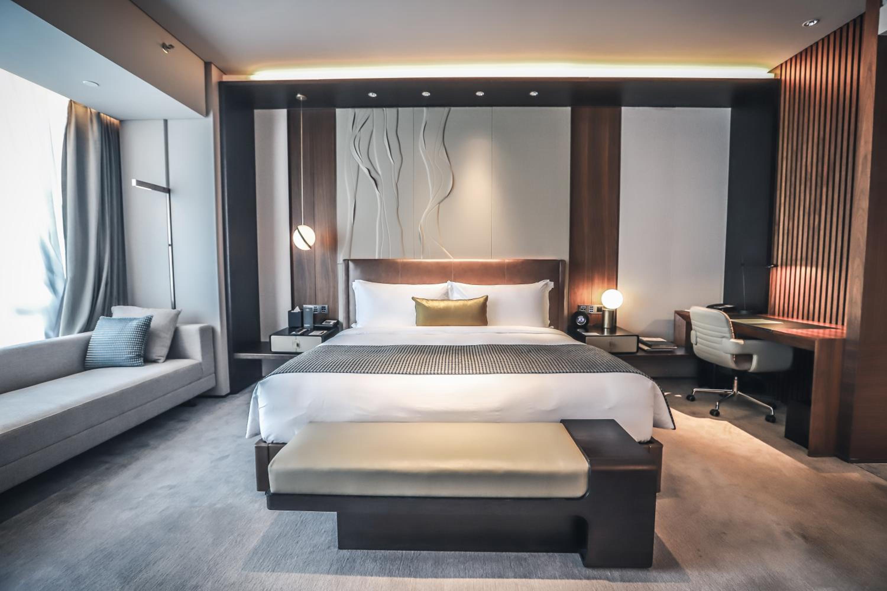 1KingPremium HkZhMoBdgSeaVw LoungeAccess - Photo 1