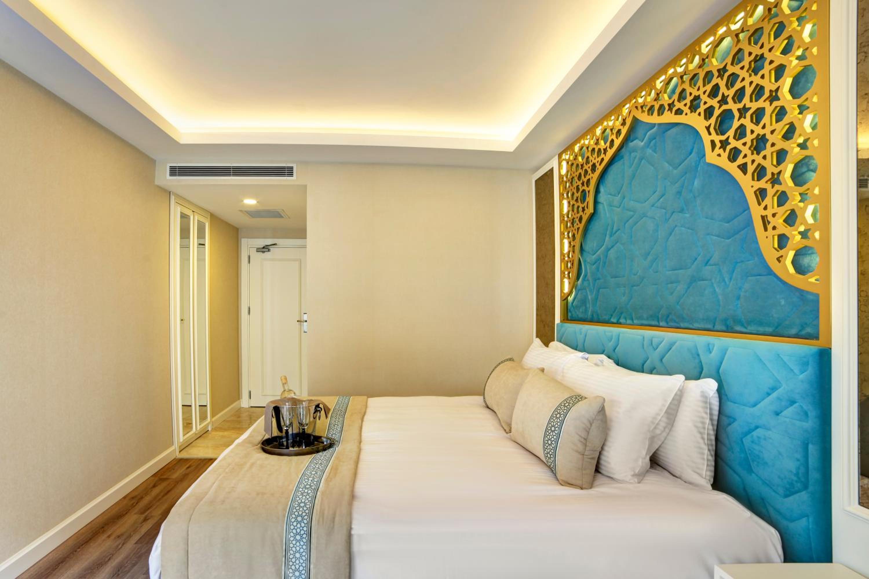 Superior Double or Twin Room photo 3
