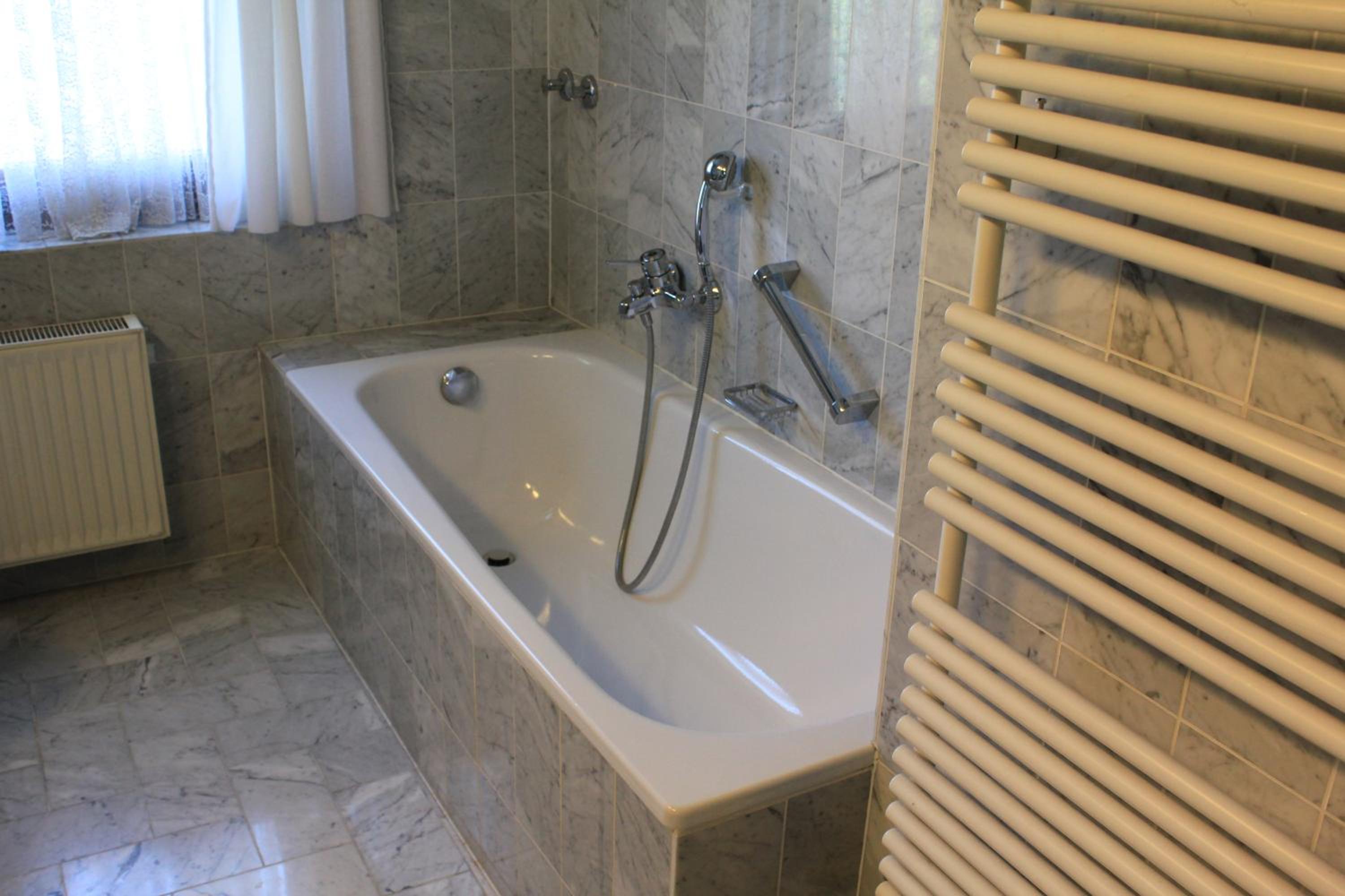 Double Room - Photo 17