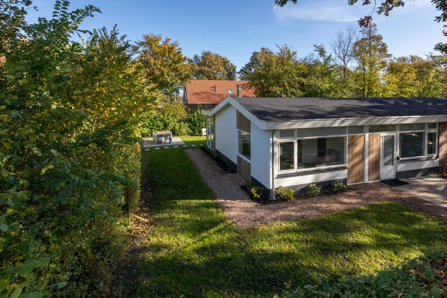 Three-Bedroom House photo 2