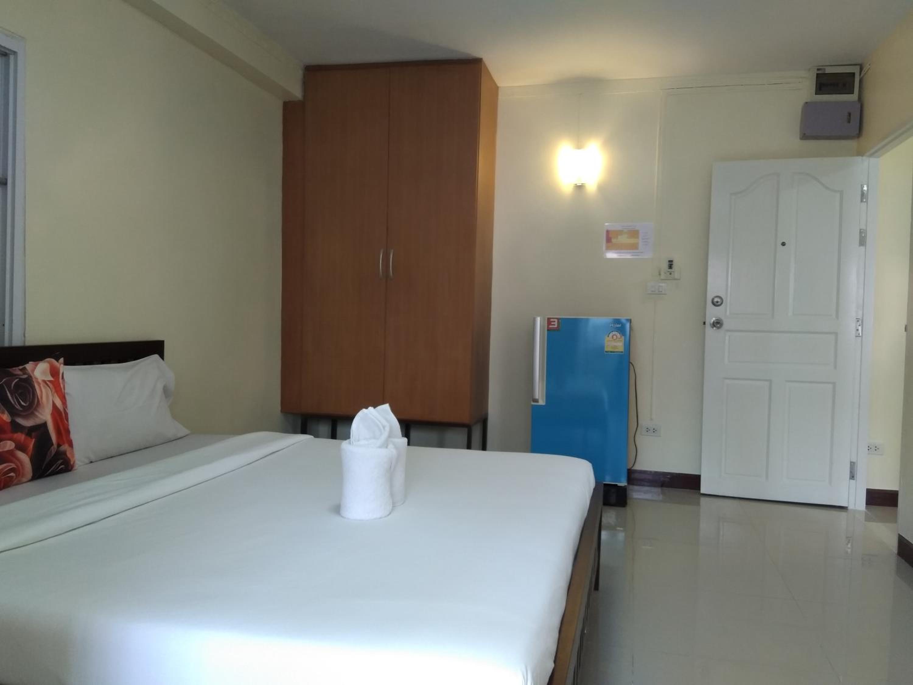 Family Suite with Balcony - Photo 4