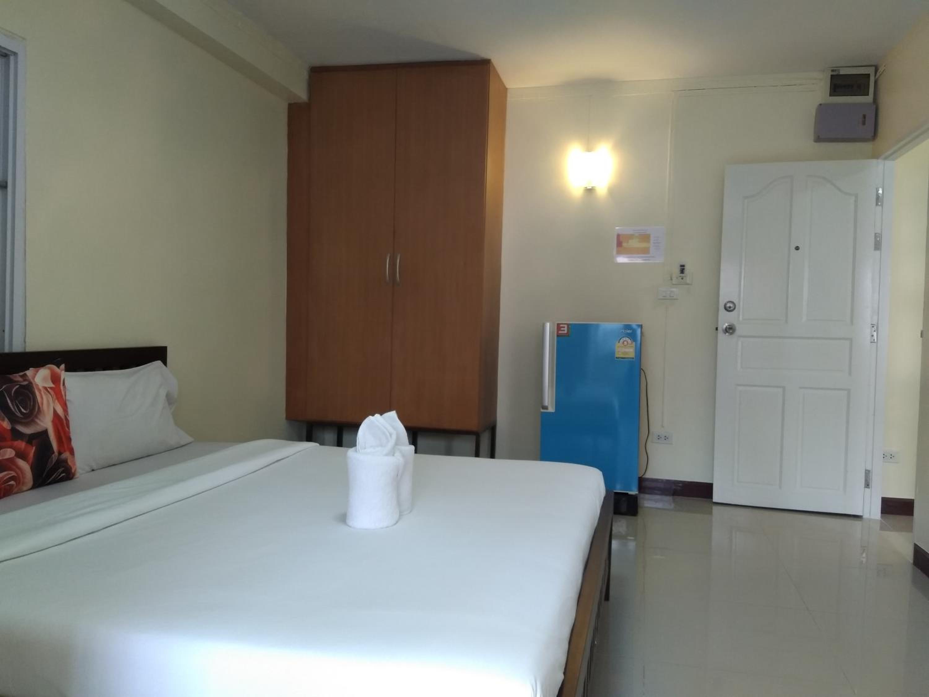 Family Suite with Balcony - Photo 5