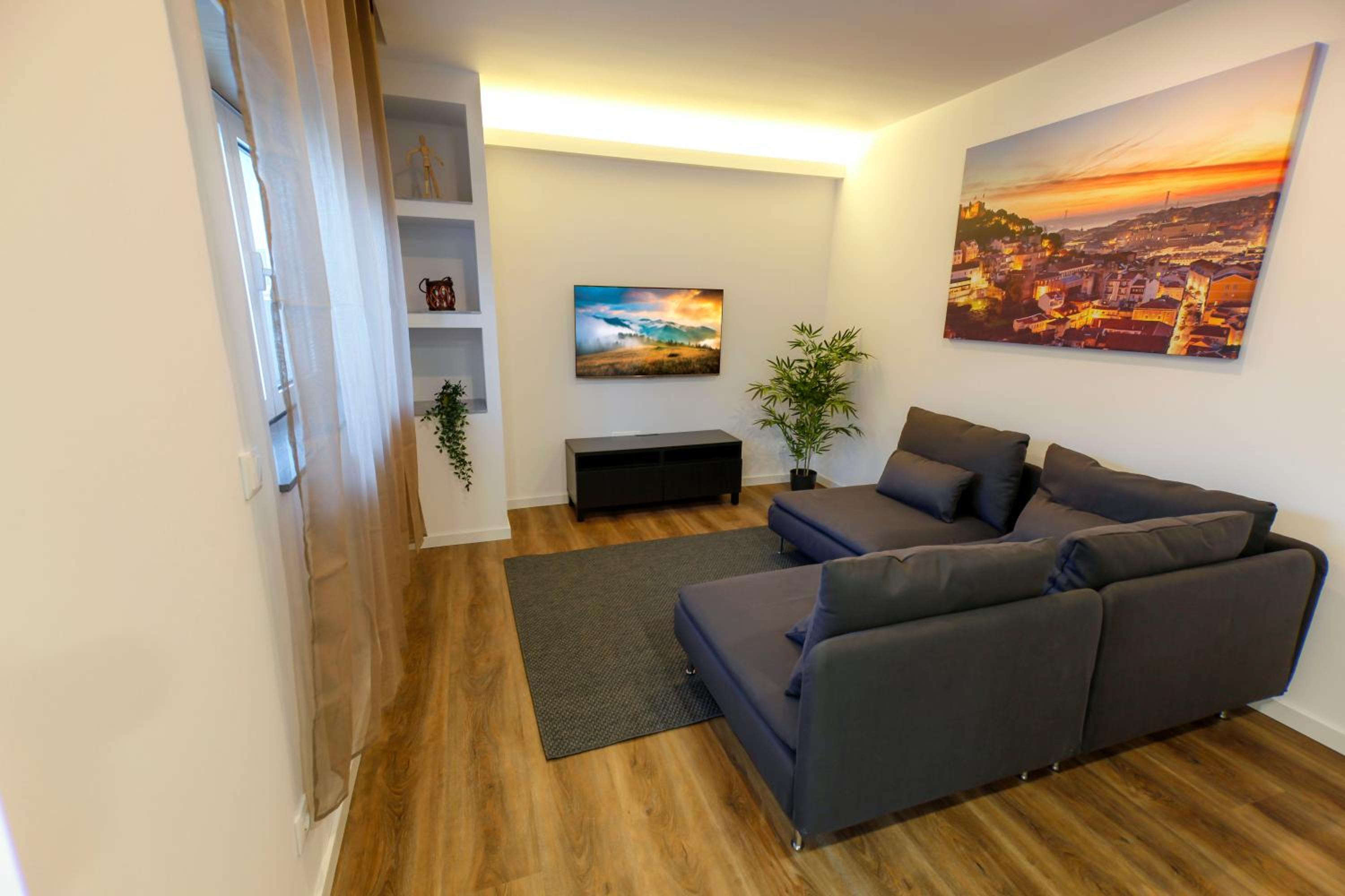 Three-Bedroom Apartment photo 1
