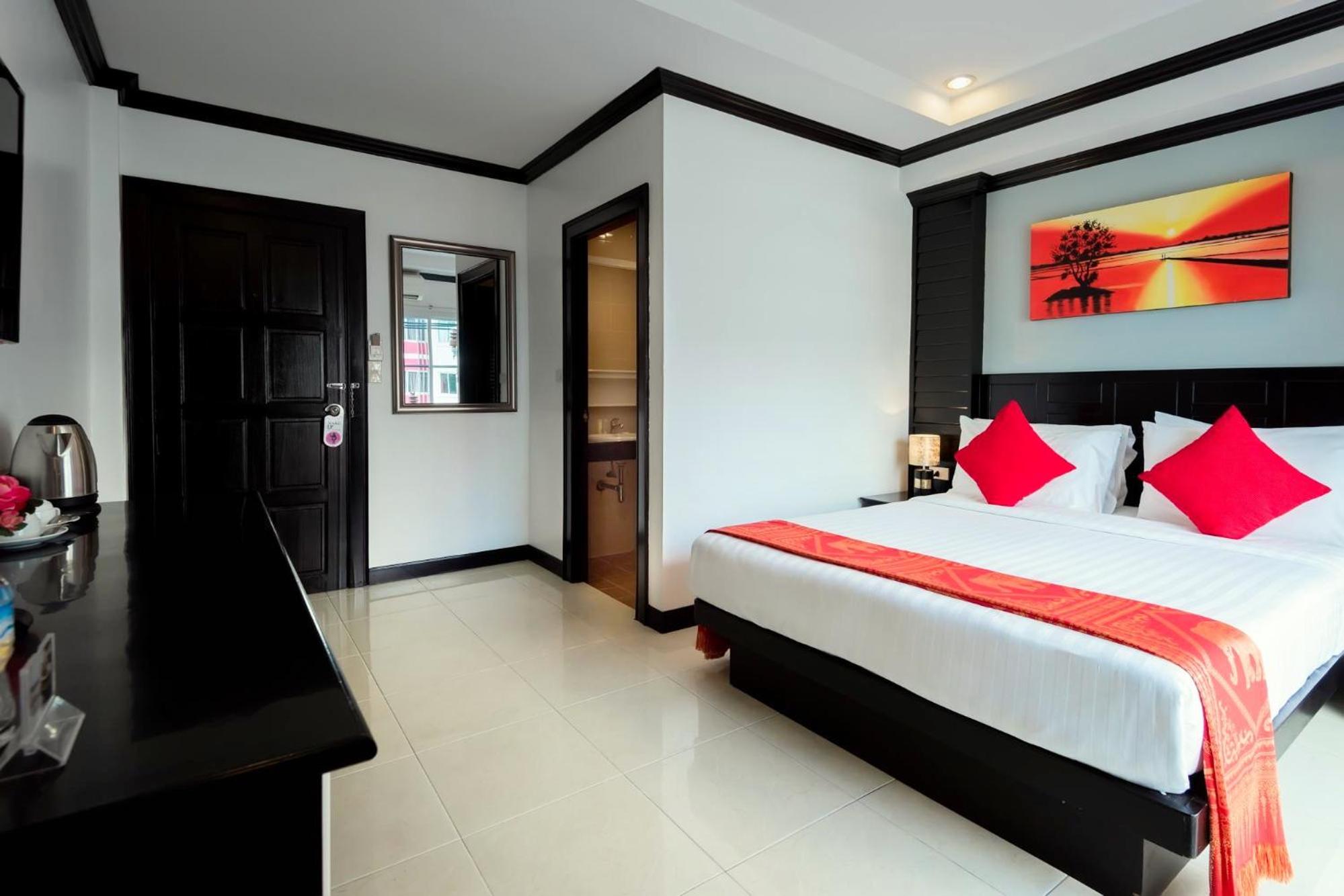 Double Room with Balcony - Photo 2