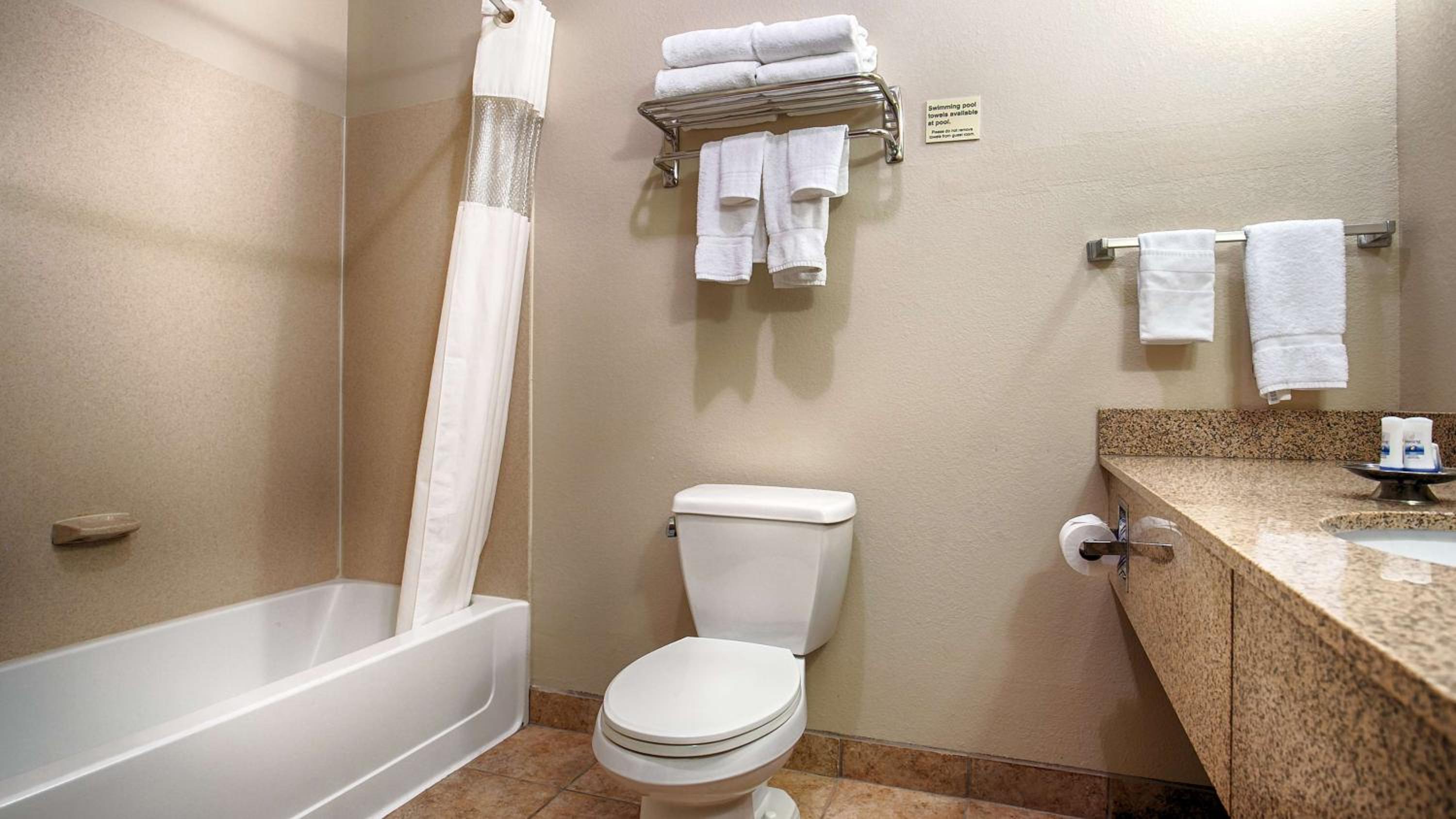 King Room - Non-Smoking - Photo 3