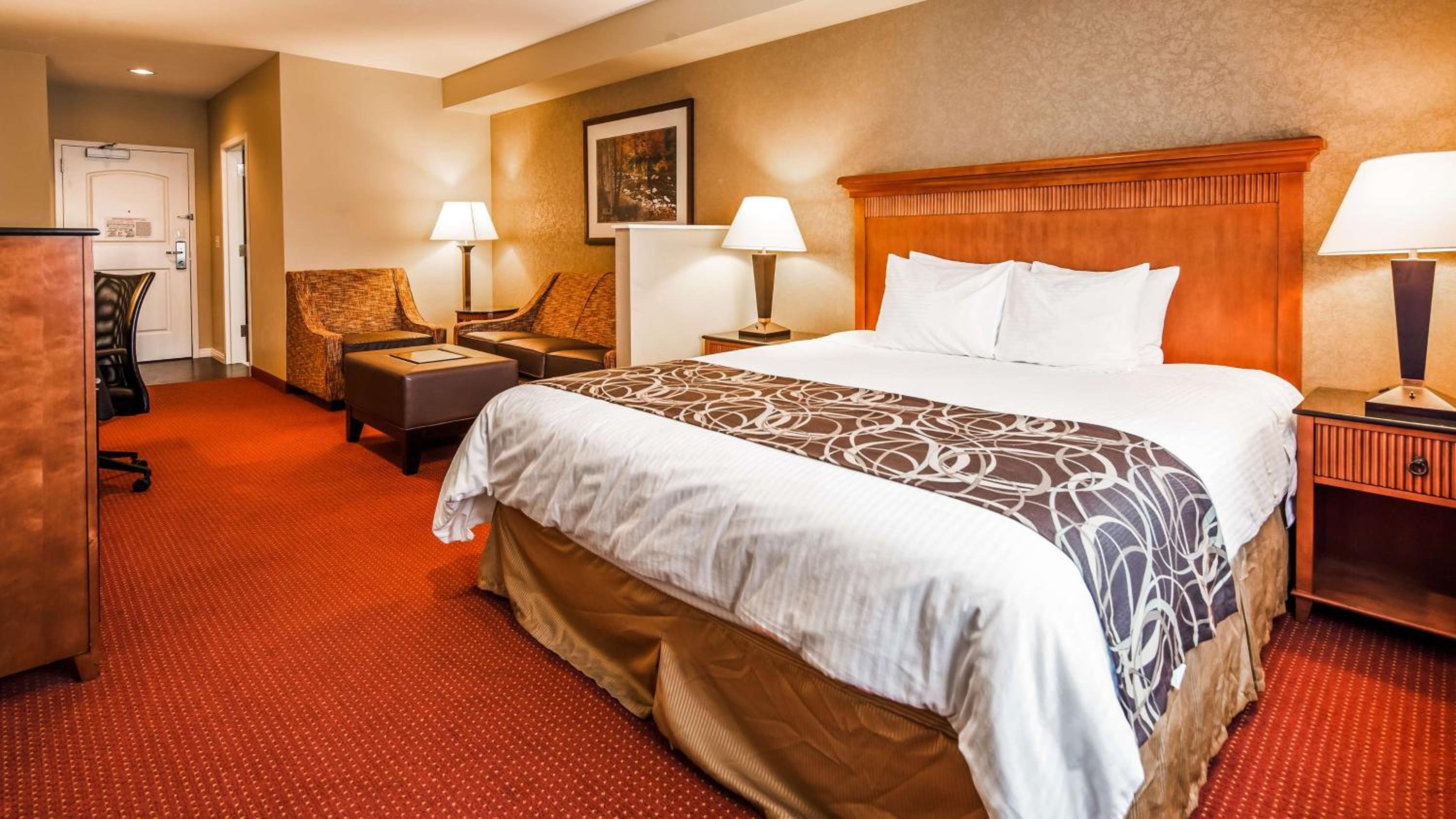 King Suite with Sofa Bed - Non-Smoking photo 1