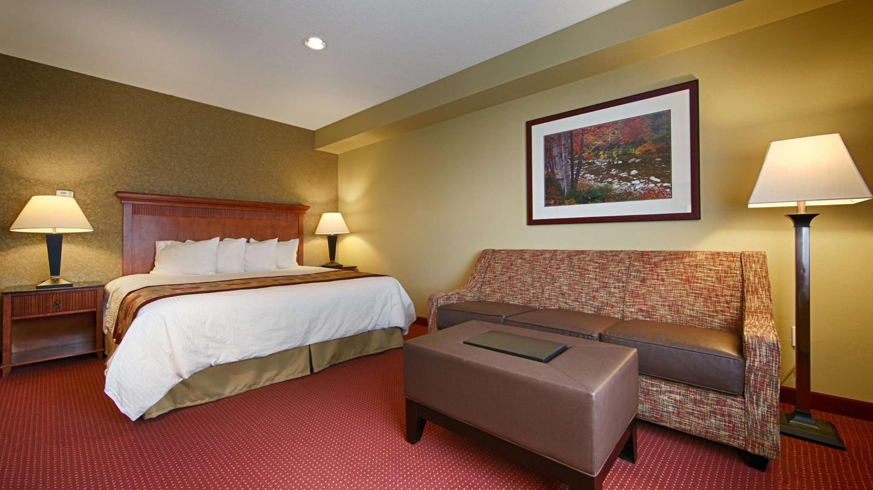 King Room with Sofa Bed - Non-Smoking photo 1