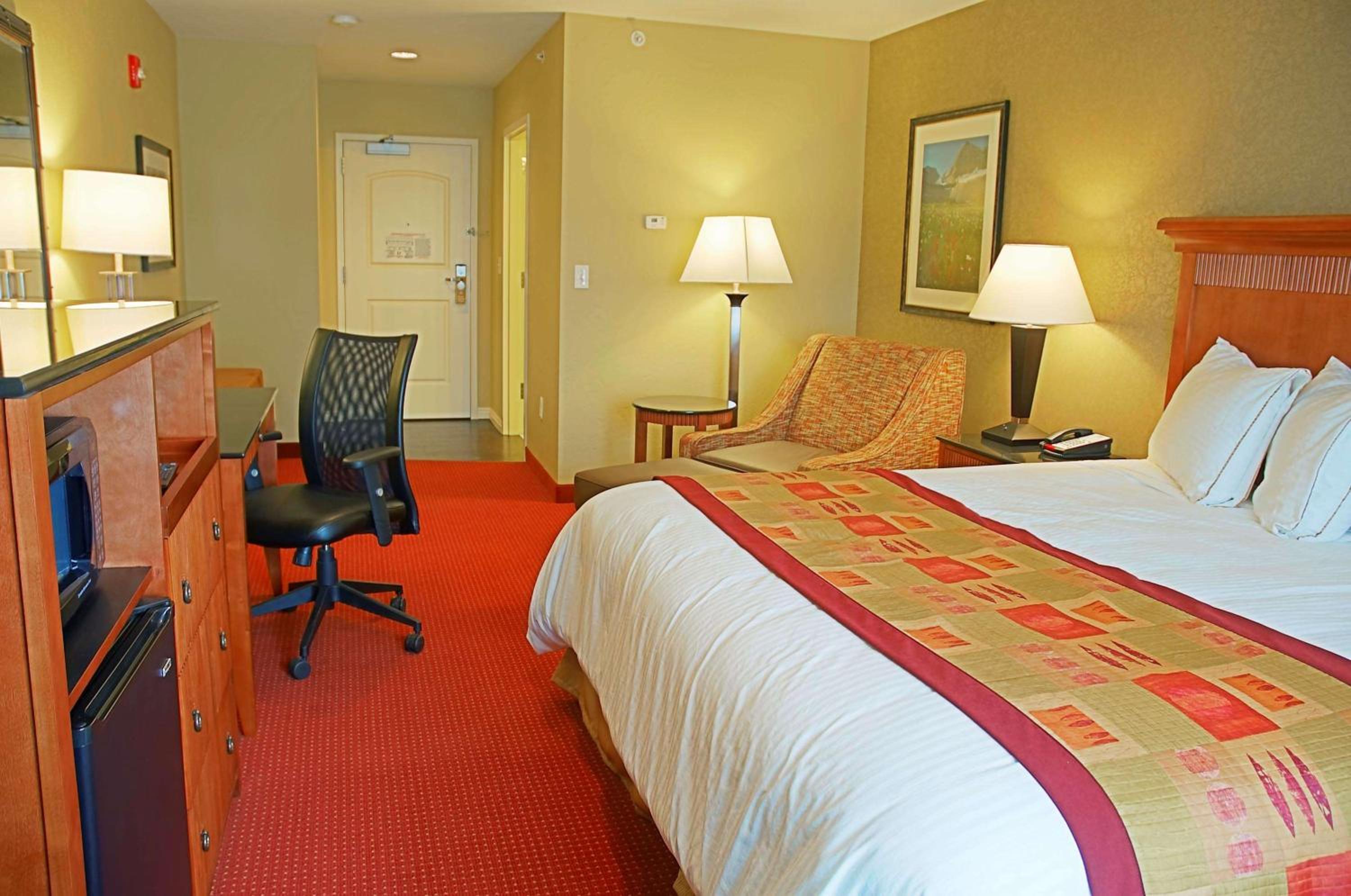King Room - Non-Smoking photo 2