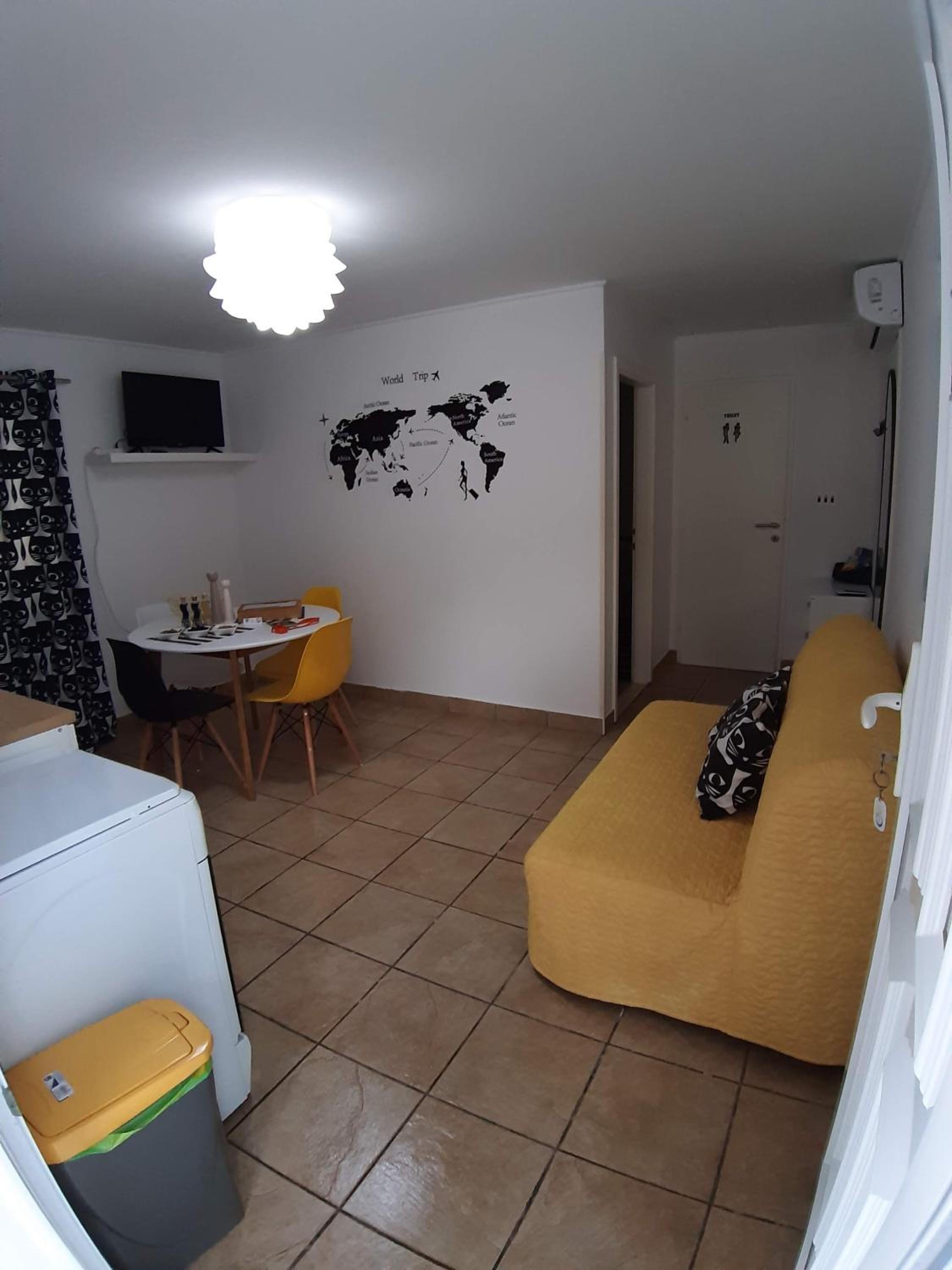 One-Bedroom Apartment with Terrace and Sea View photo 3