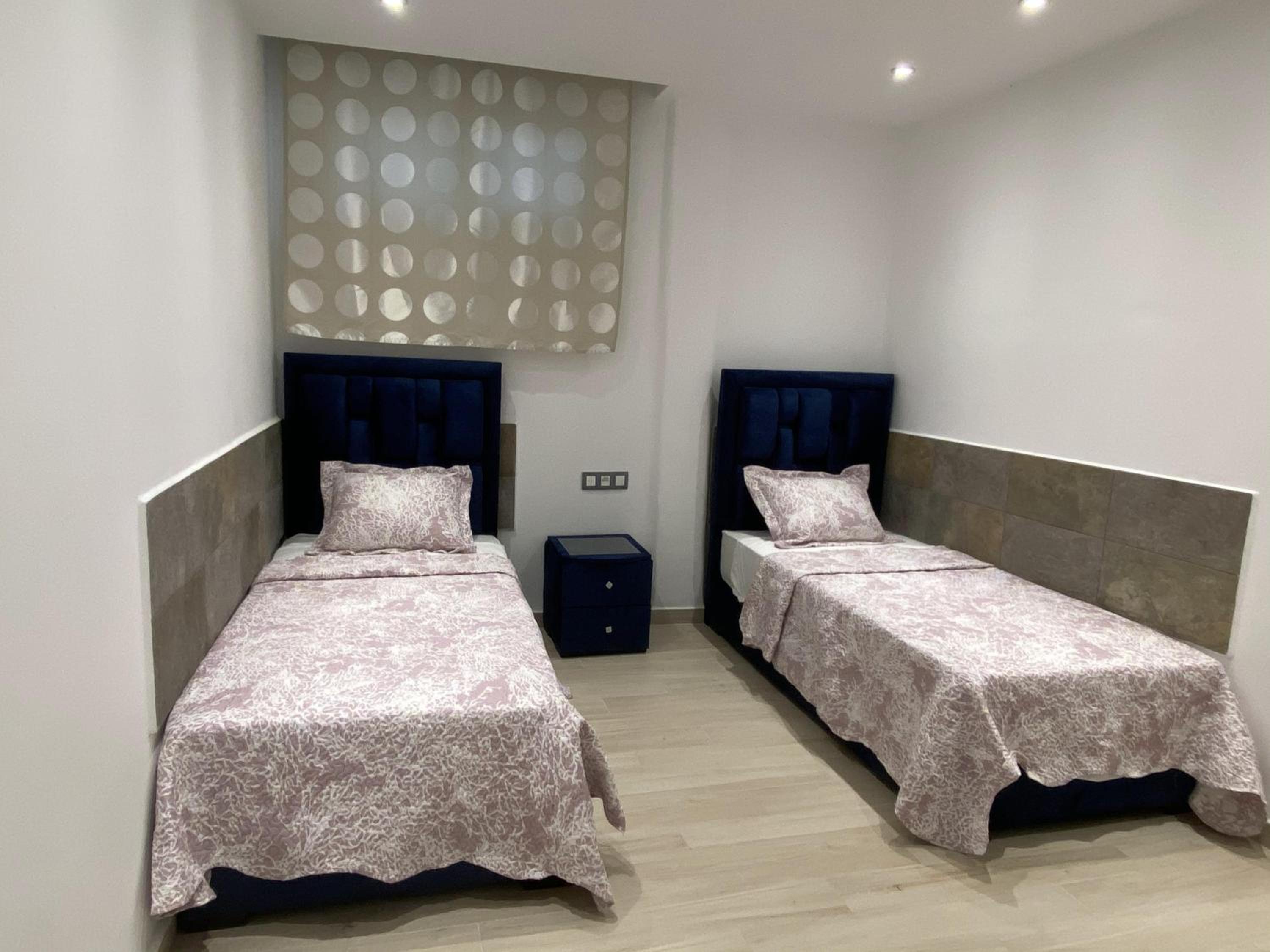 Three-Bedroom Apartment with Sea View photo 2