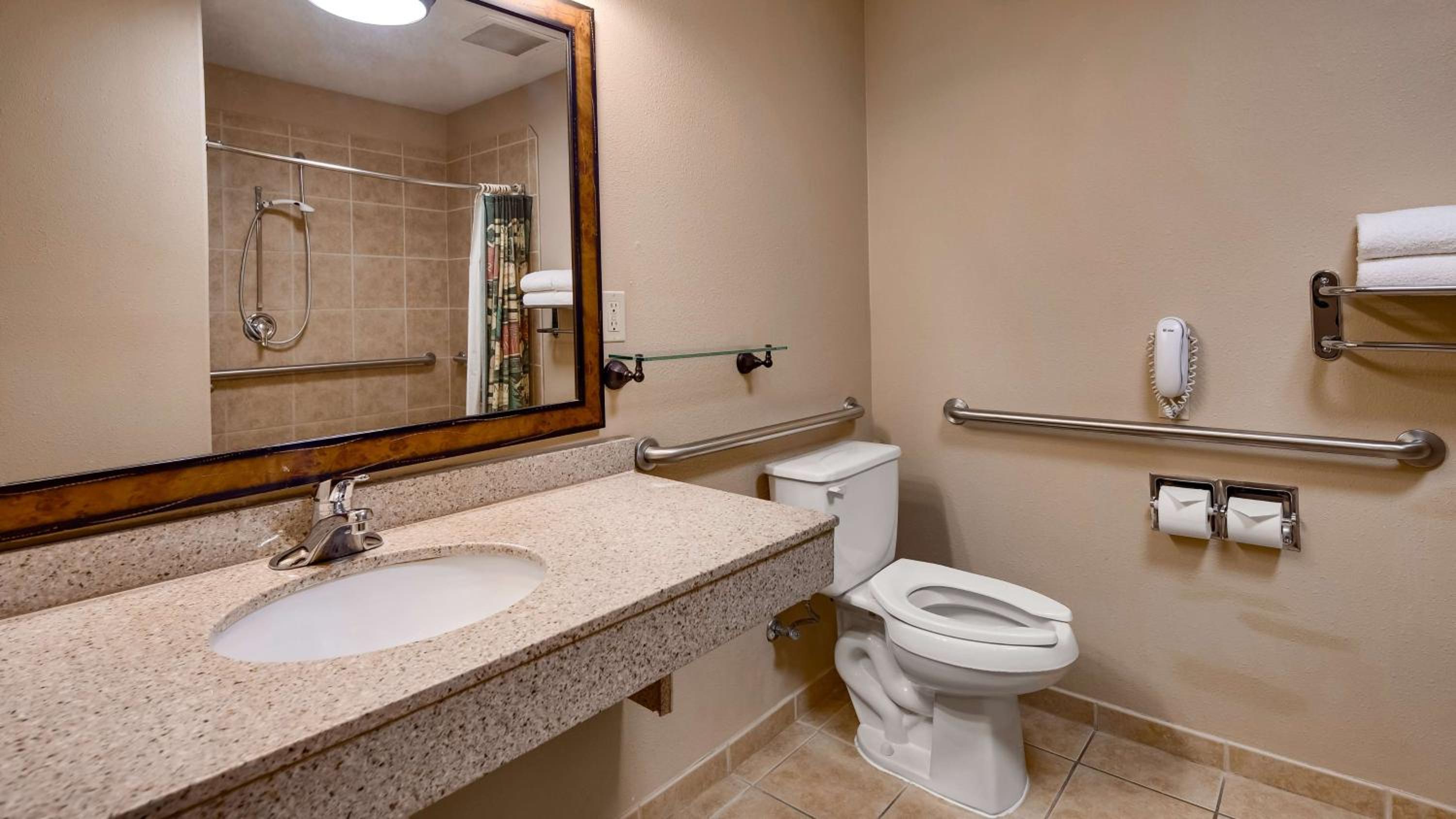 King Room with Roll-in Shower - Disability Access/Non-Smoking photo 2