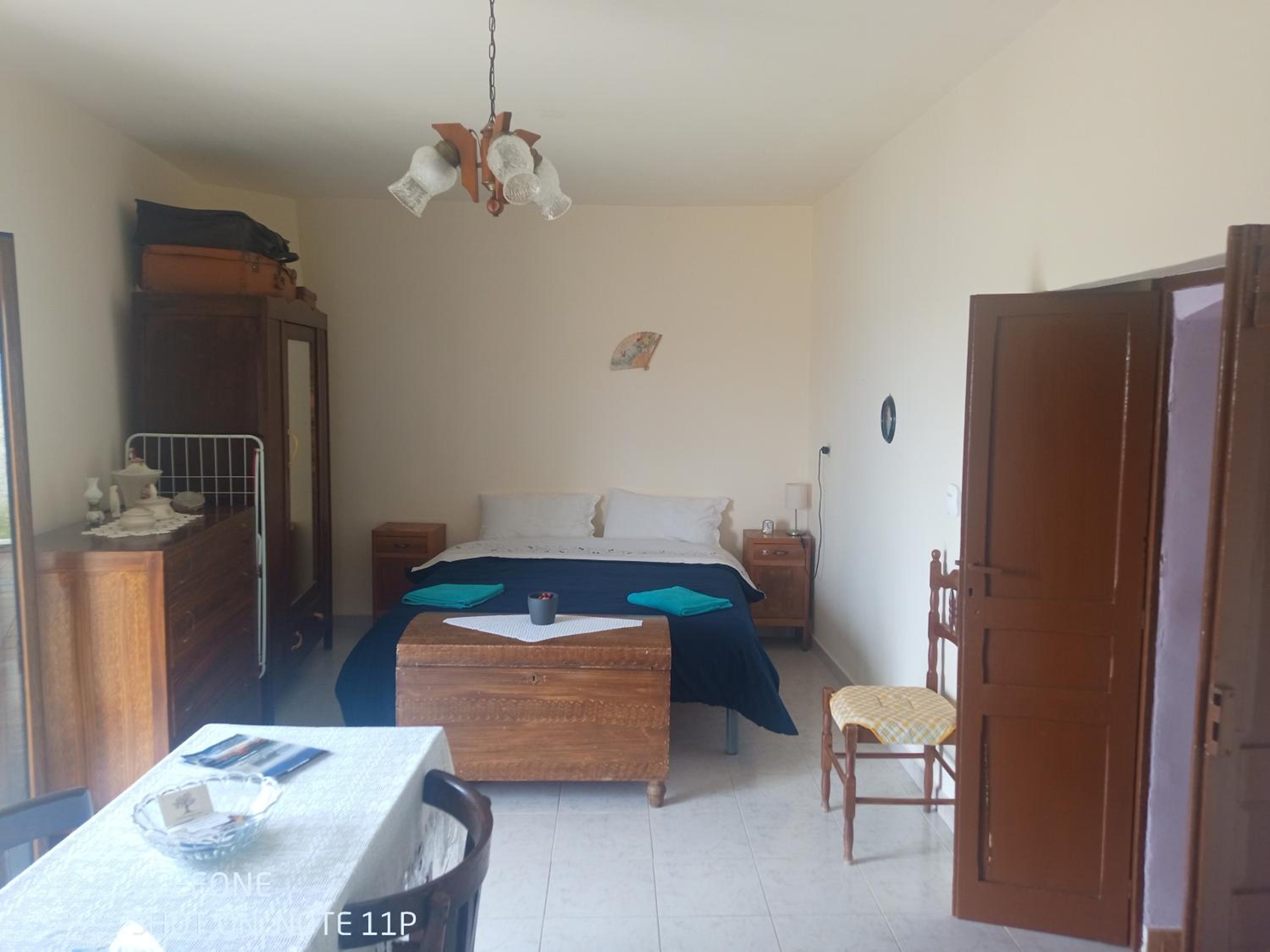 One-Bedroom House - Photo 1
