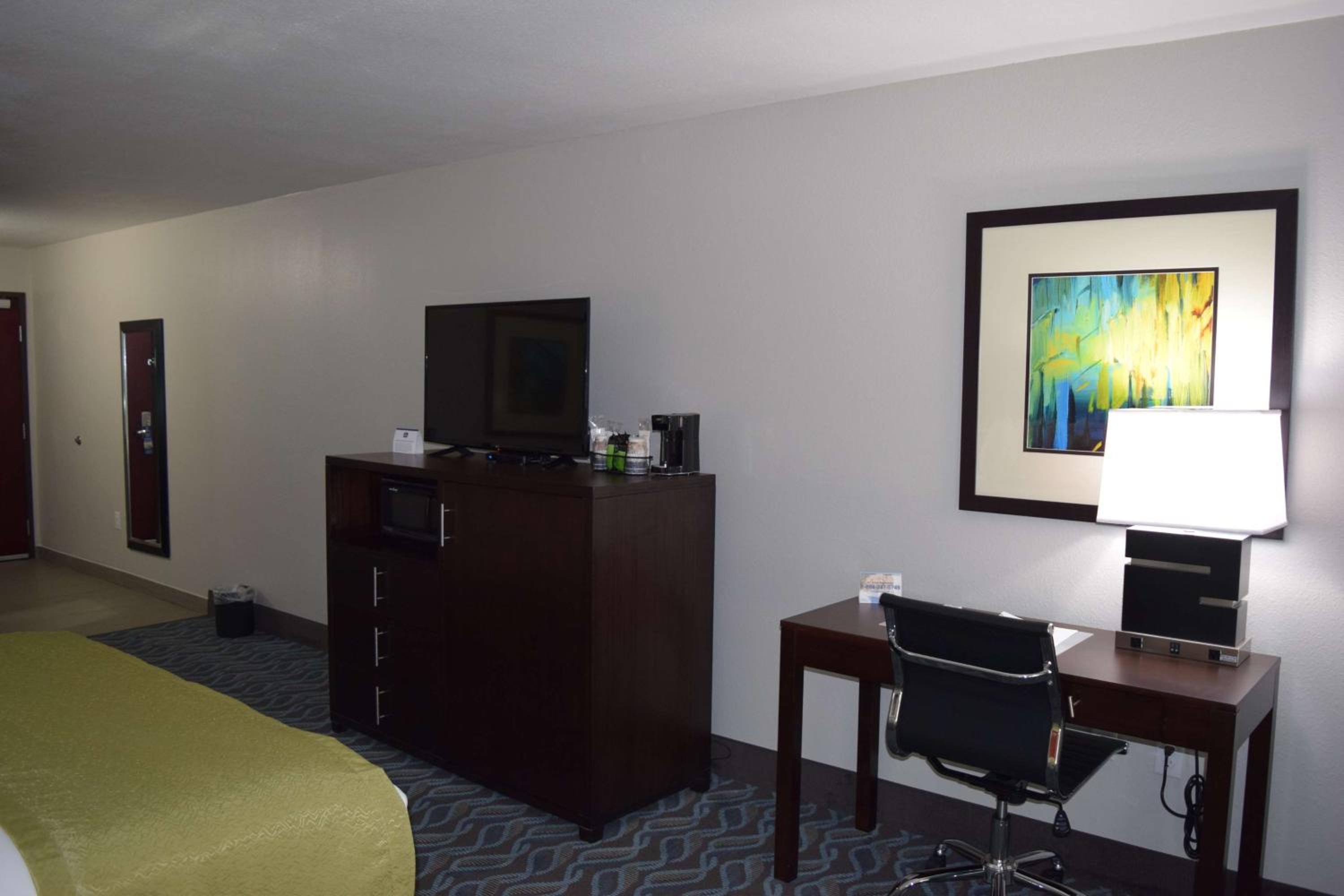 Double Room with Two Double Beds - Photo 5