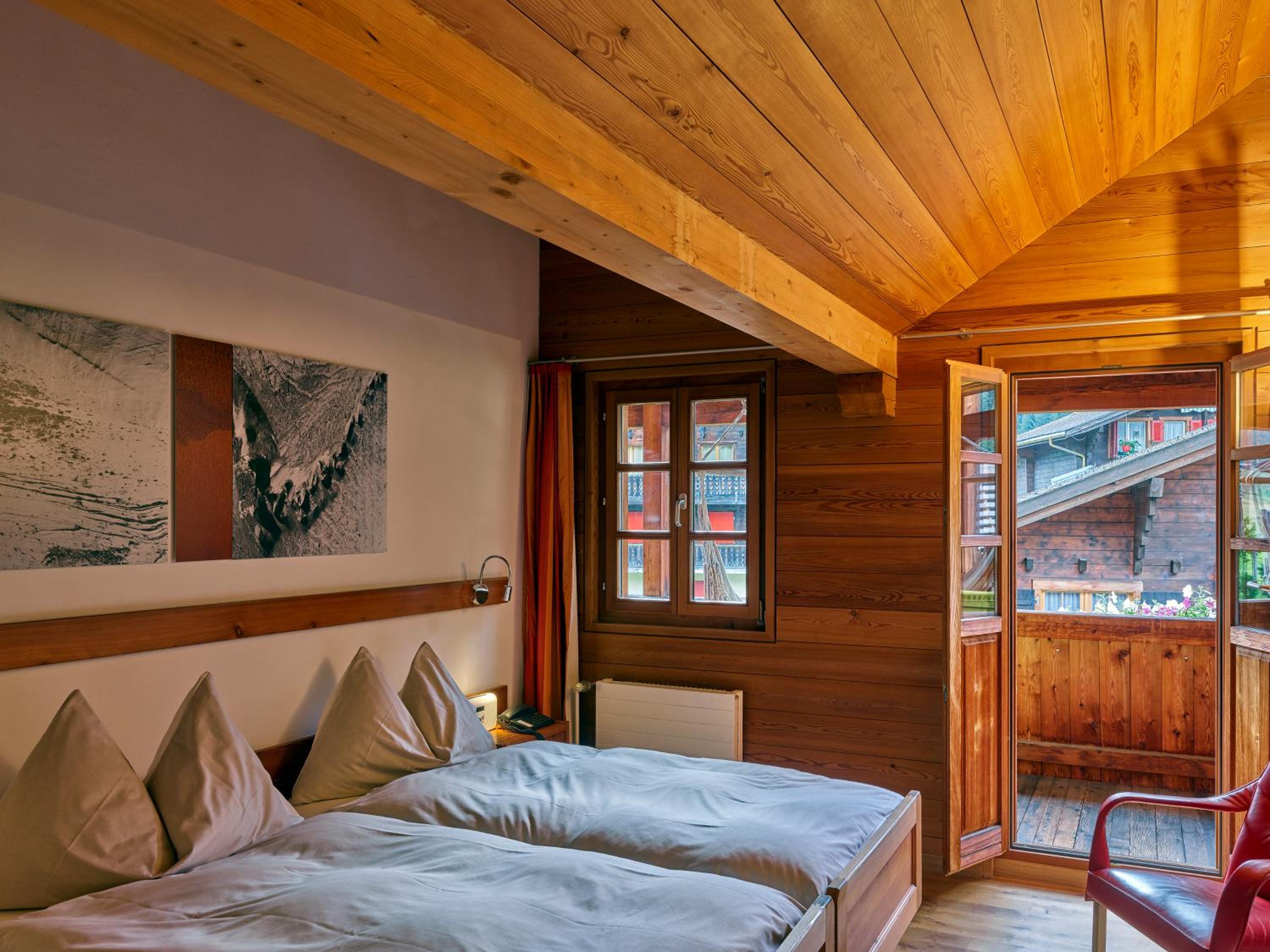 Double Room with Balcony - Photo 3