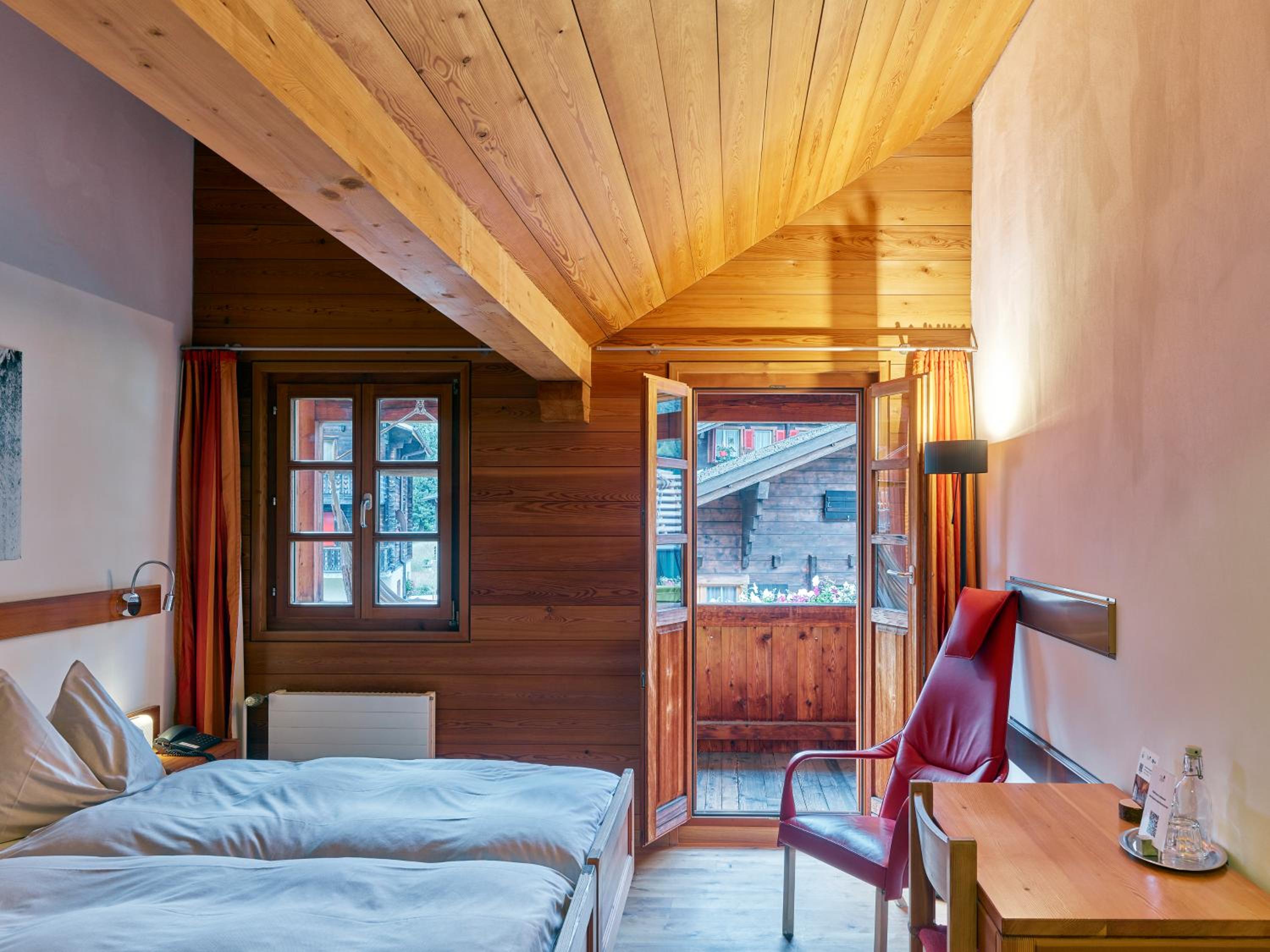 Double Room with Balcony - Photo 5