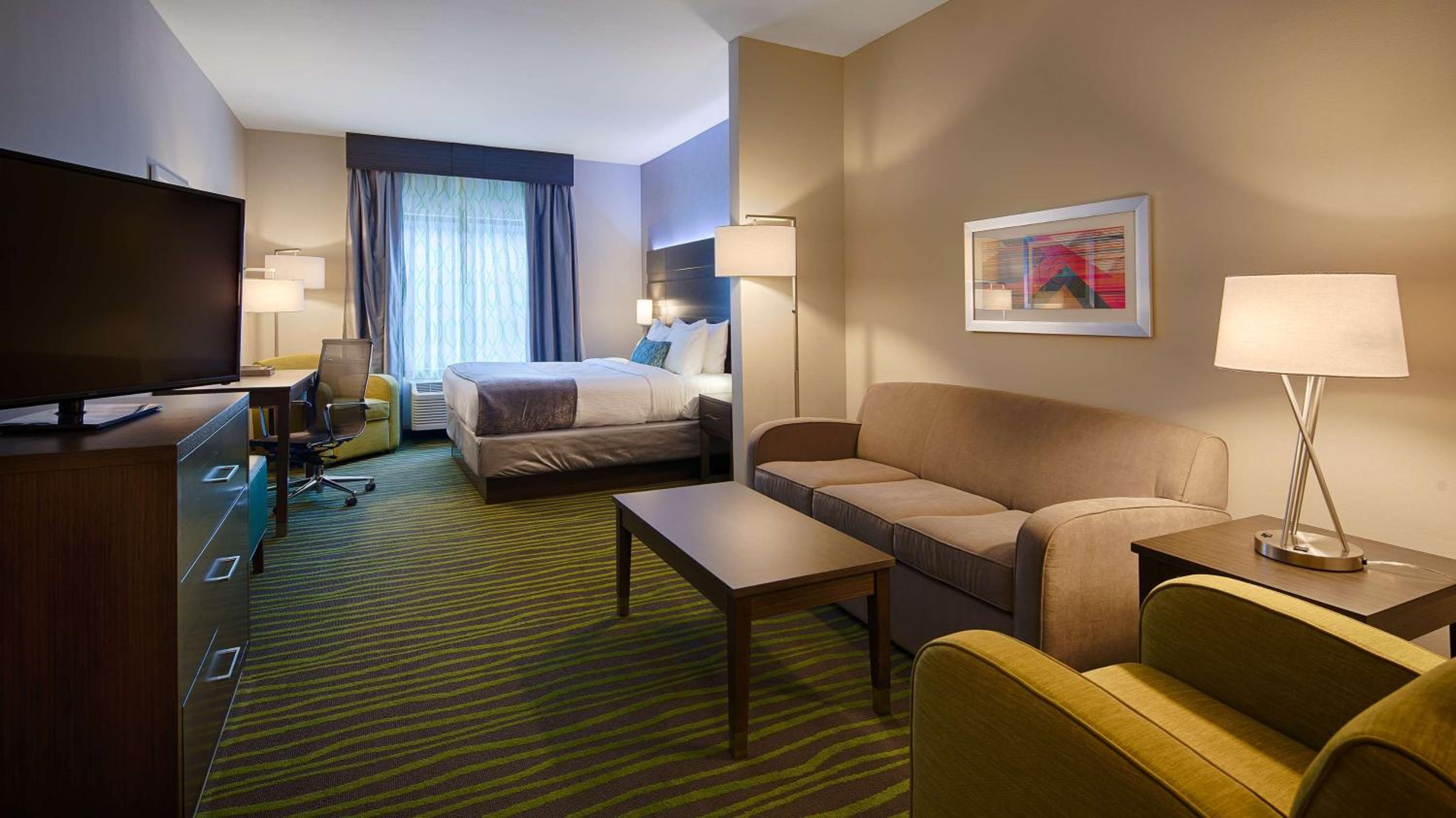 King Suite with Sofa Bed and Bath Tub - Disability Access/Non-Smoking photo 1