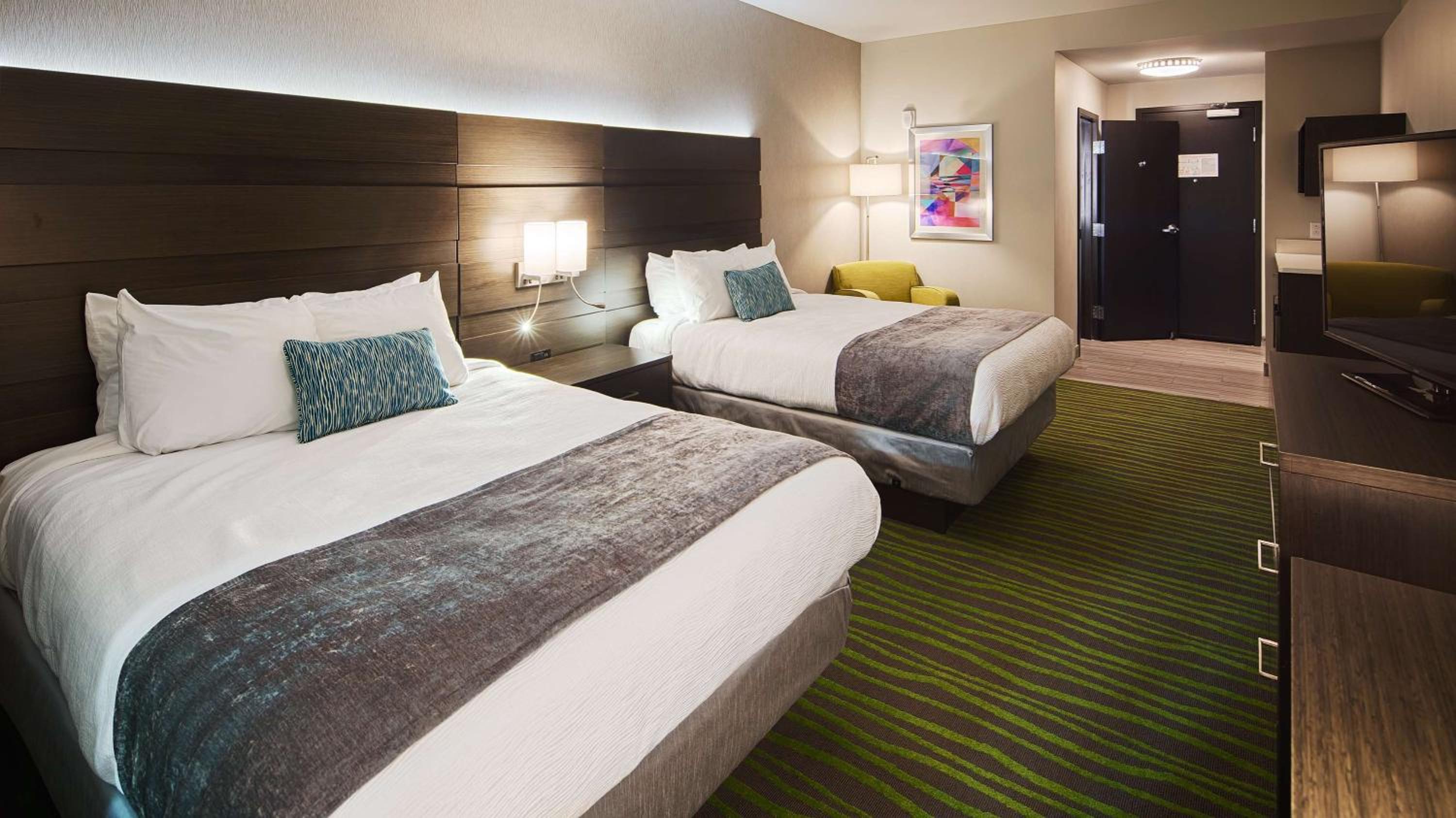 Queen Room with Two Queen Beds and Bath Tub - Disability Access/Non-Smoking  photo 1