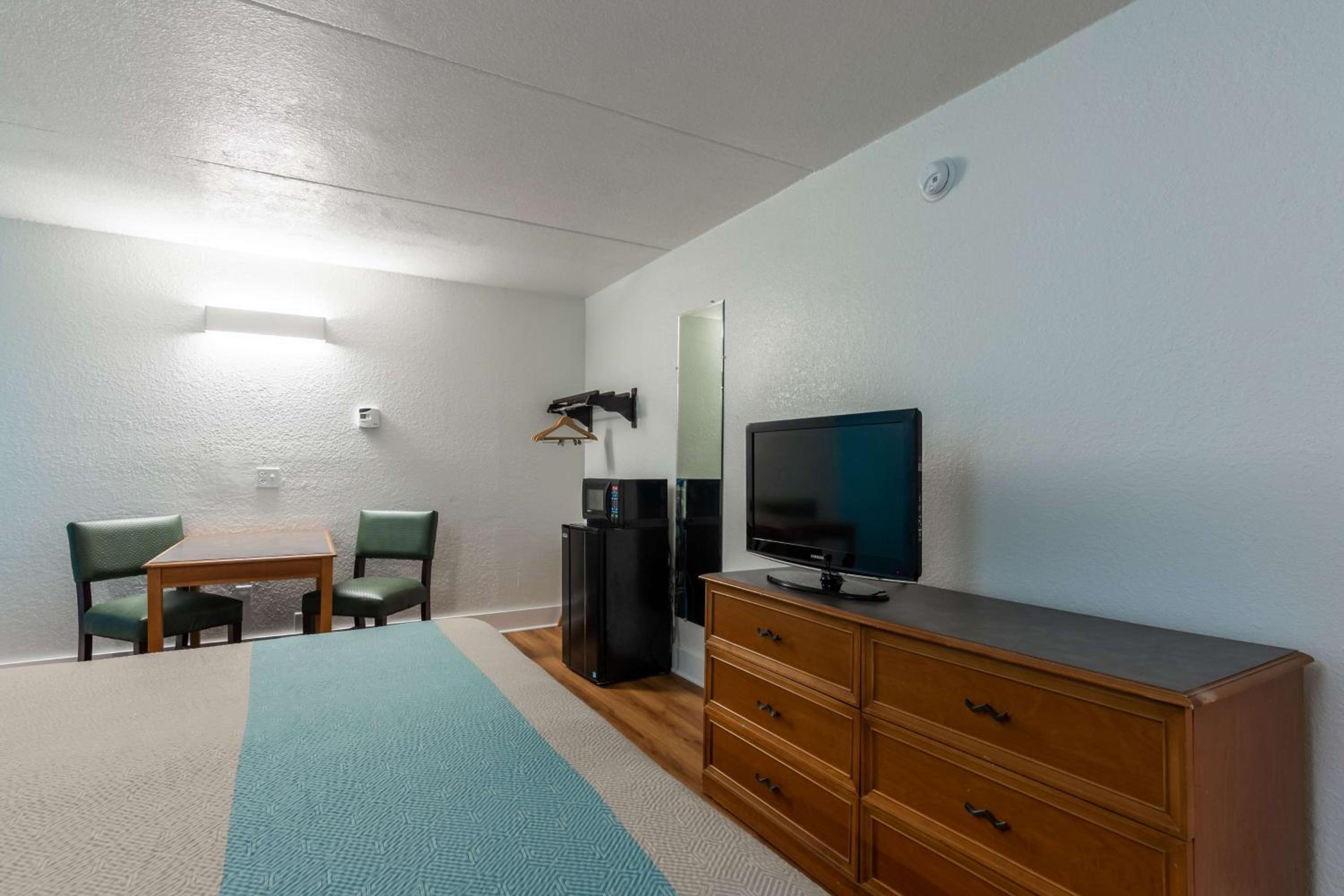 Deluxe King Room photo 3