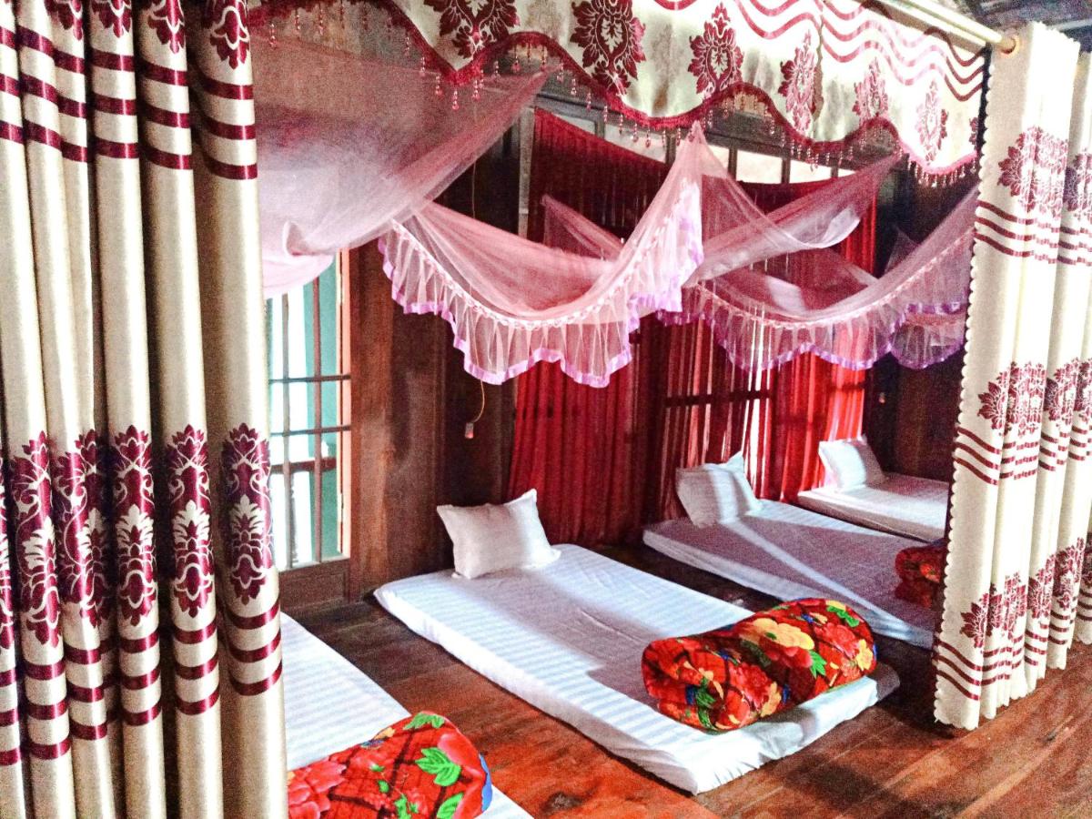 Mixed Dormitory Room