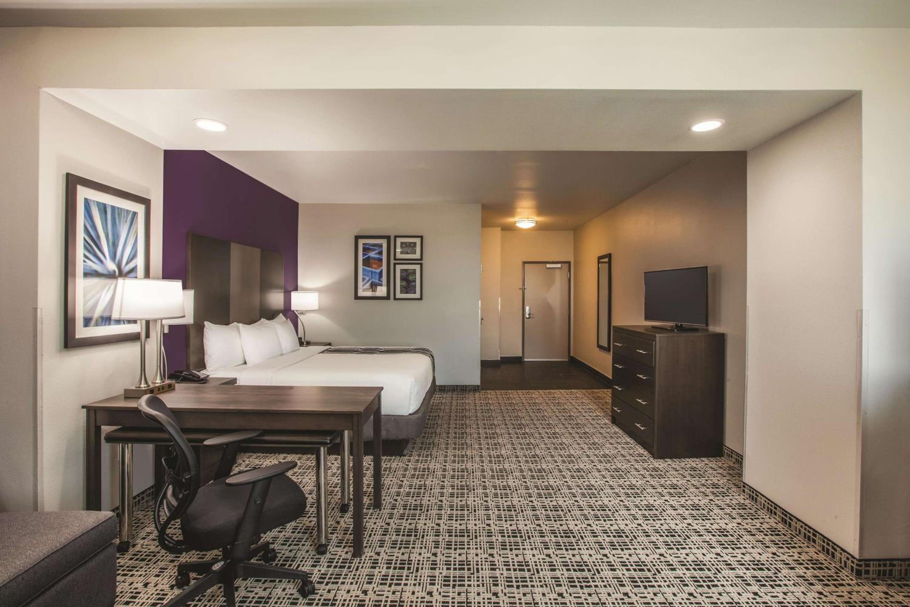 Executive King Room - Non-Smoking