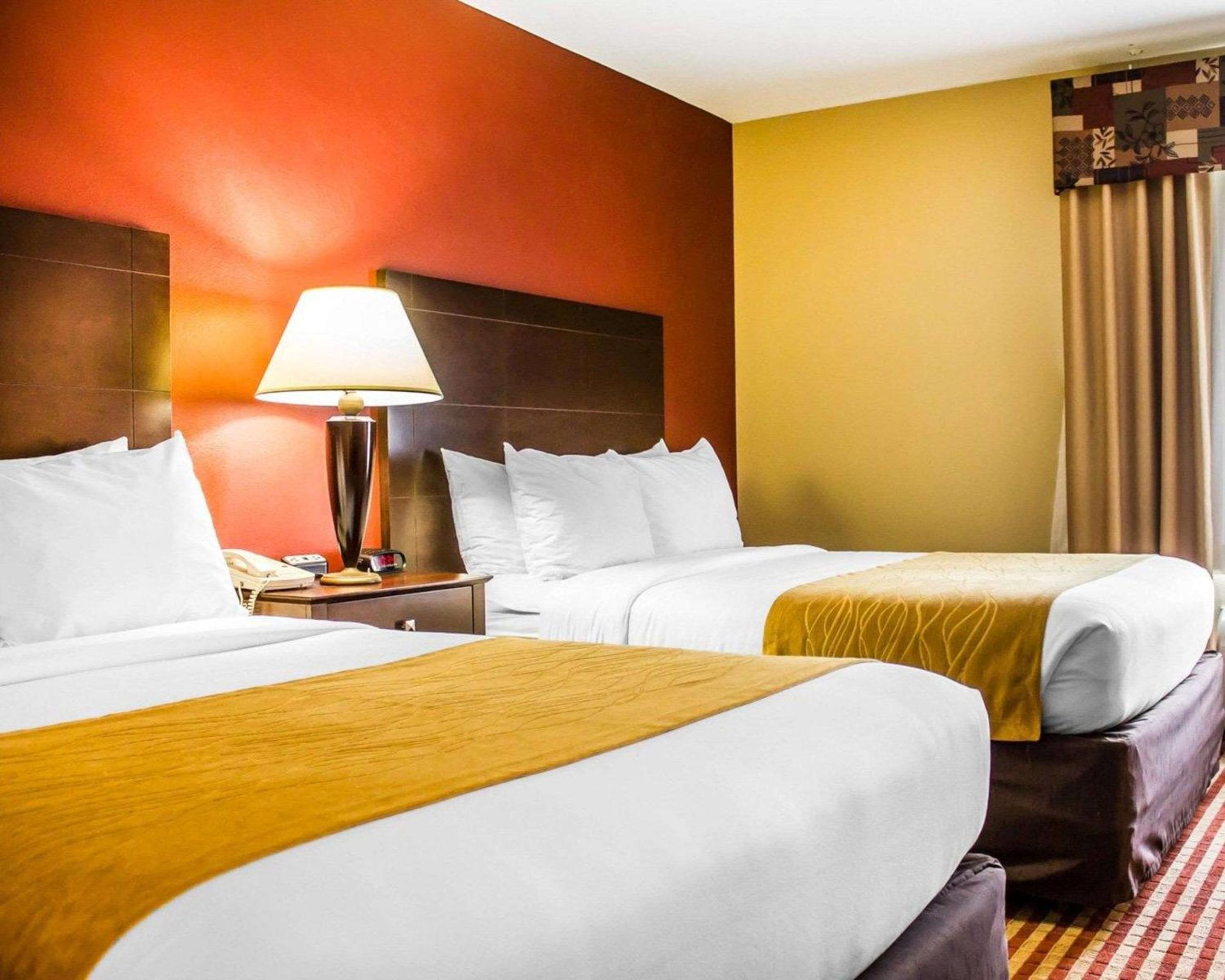 Standard Double Suite with Two Double Beds - Non-Smoking - Photo 2