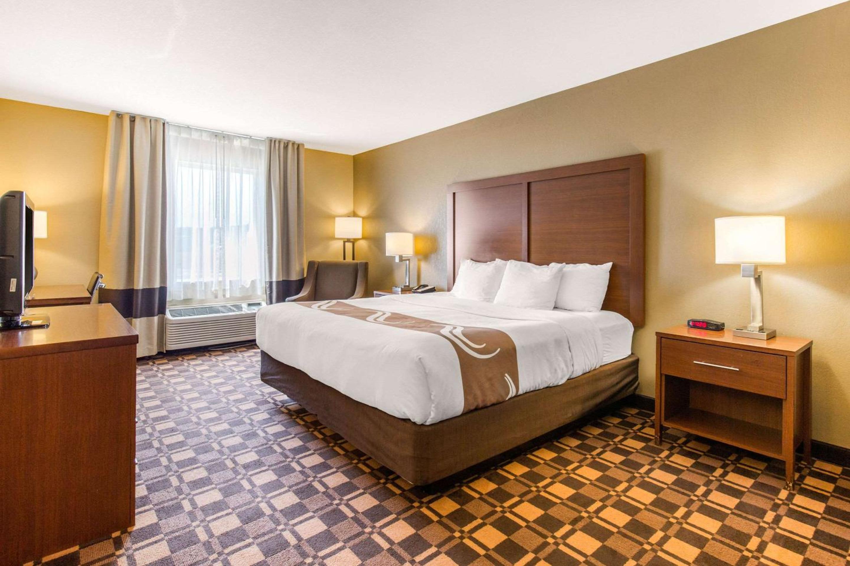 King Room - Non-Smoking - Photo 1