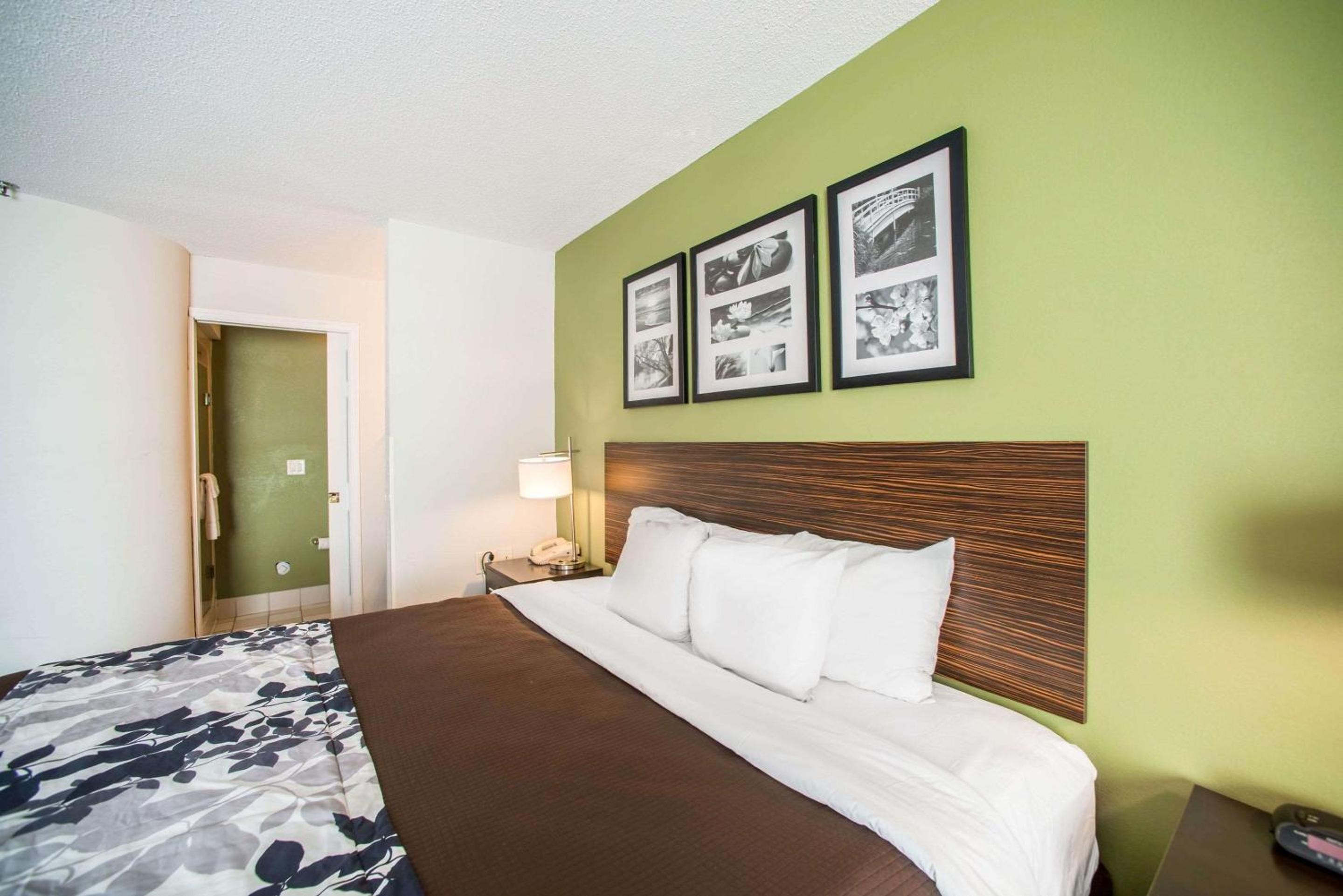 King Room - Disability Access/Non-Smoking - Photo 3