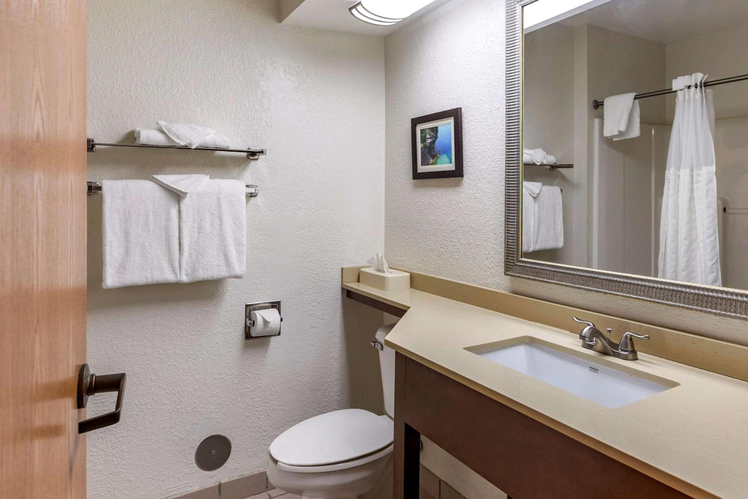 Double Room with Two Double Beds - Non-Smoking - Photo 4