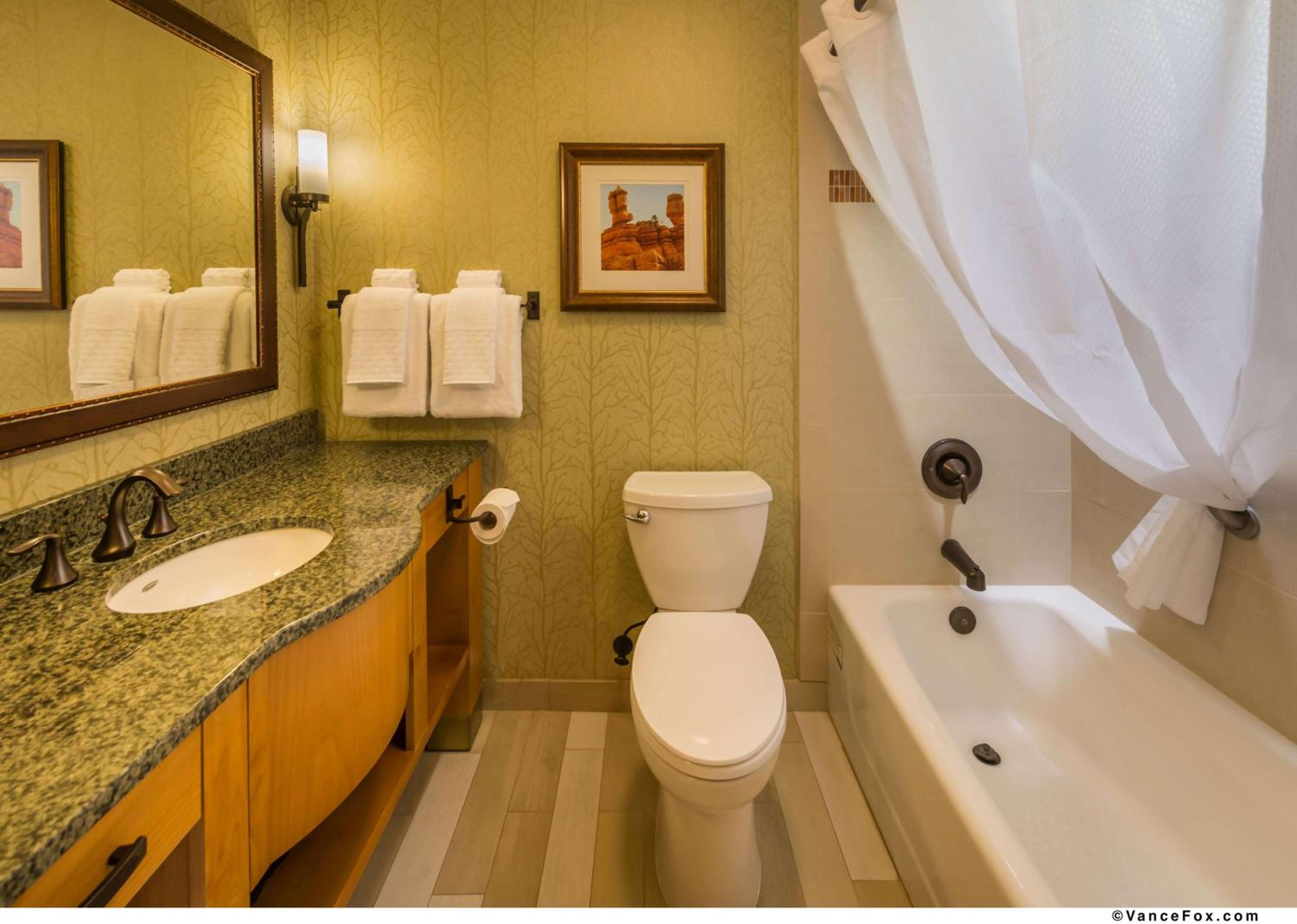 King Room - Non-Smoking - Photo 8