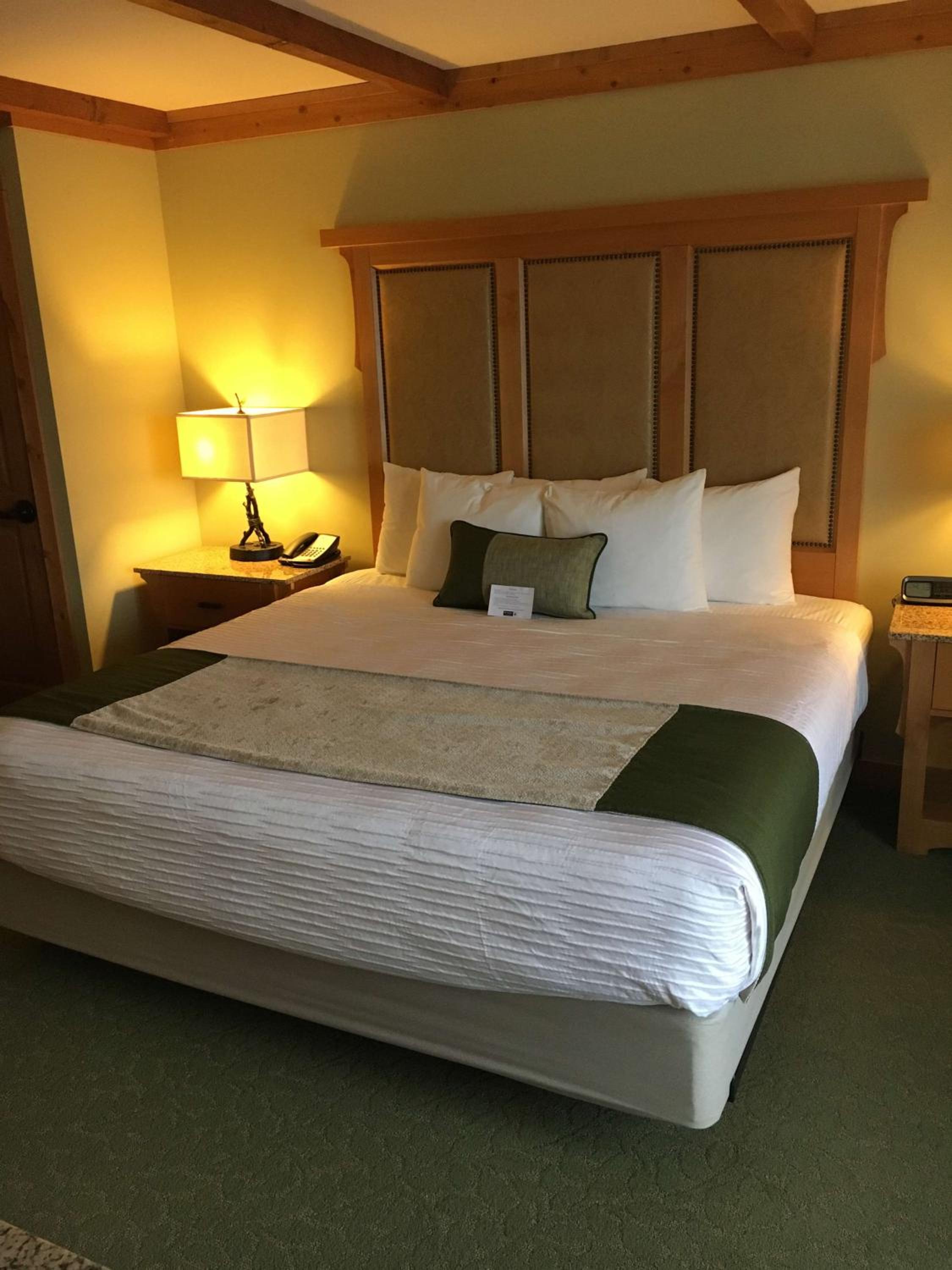 Queen Room with Two Queen Beds - Non-Smoking - Photo 4