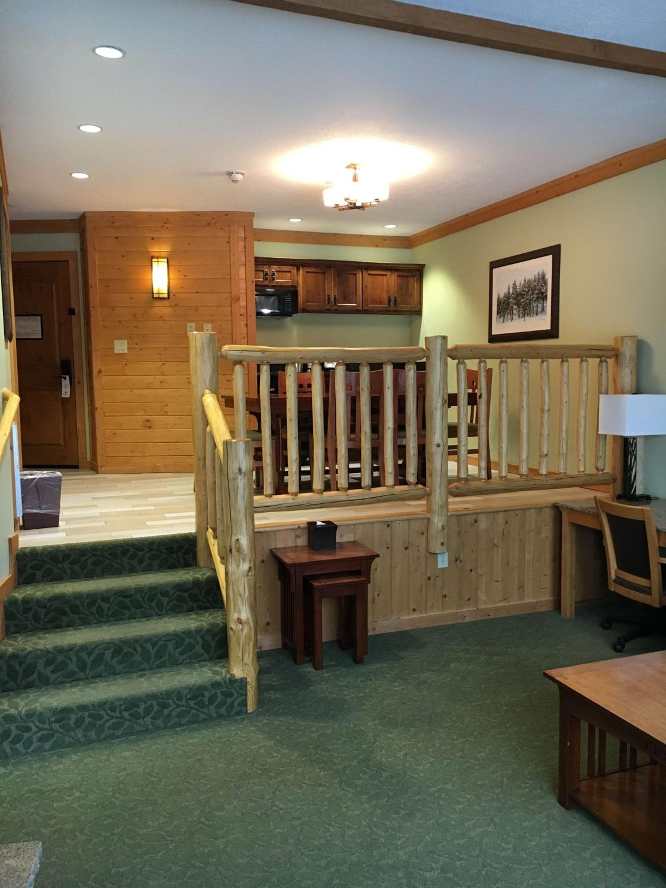 King Suite with Sofa Bed and Whirlpool - Non Smoking photo 3