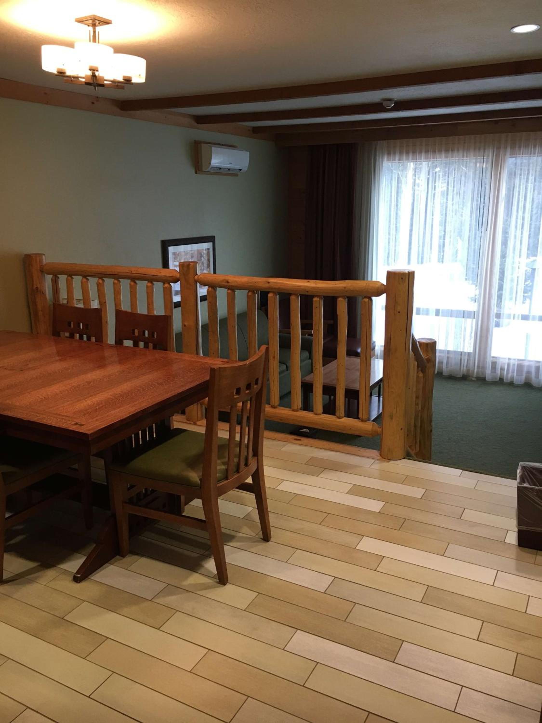 King Suite with Sofa Bed - Non-Smoking - Photo 2