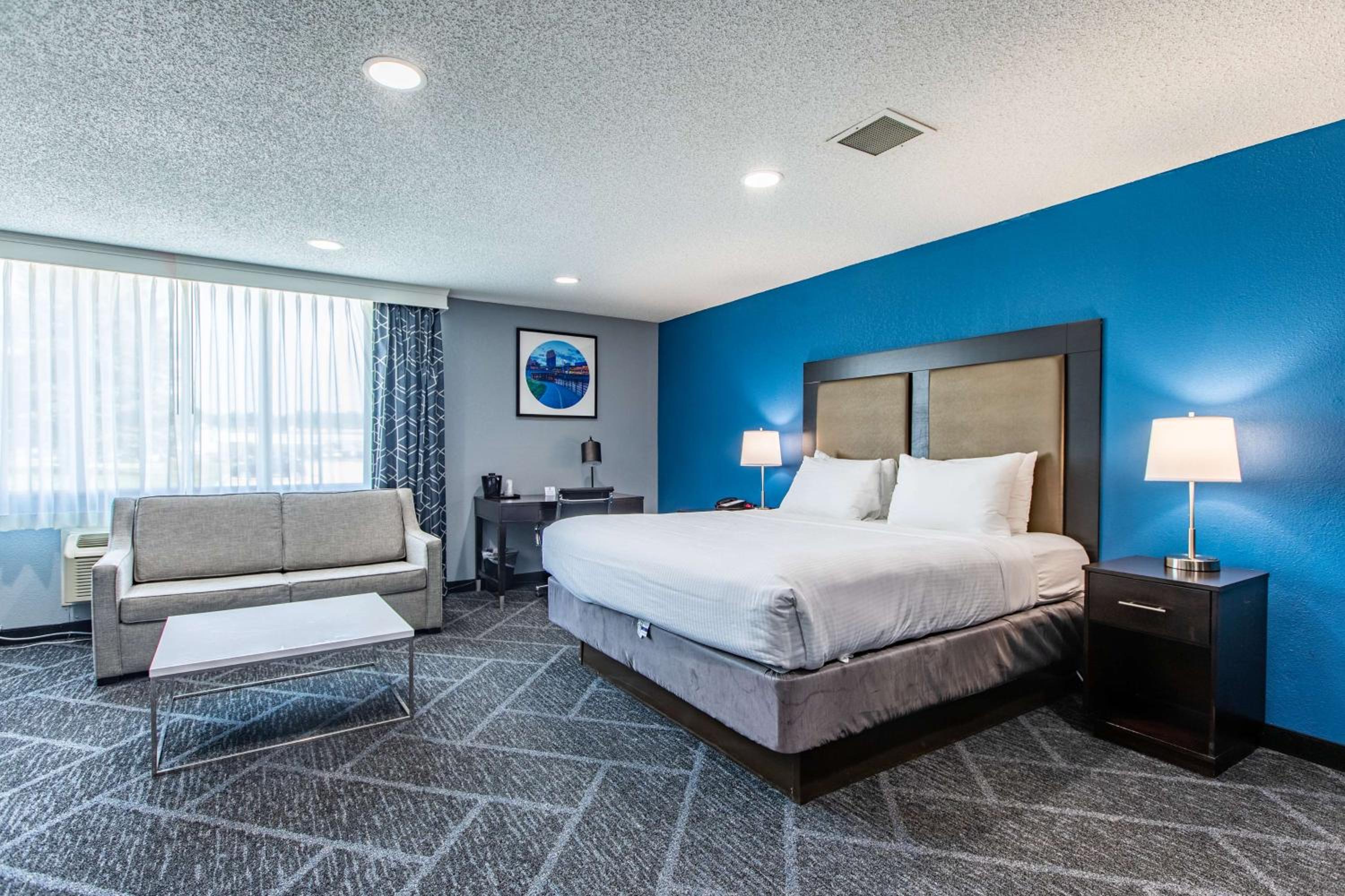 Executive King Room with Fireplace - Photo 4