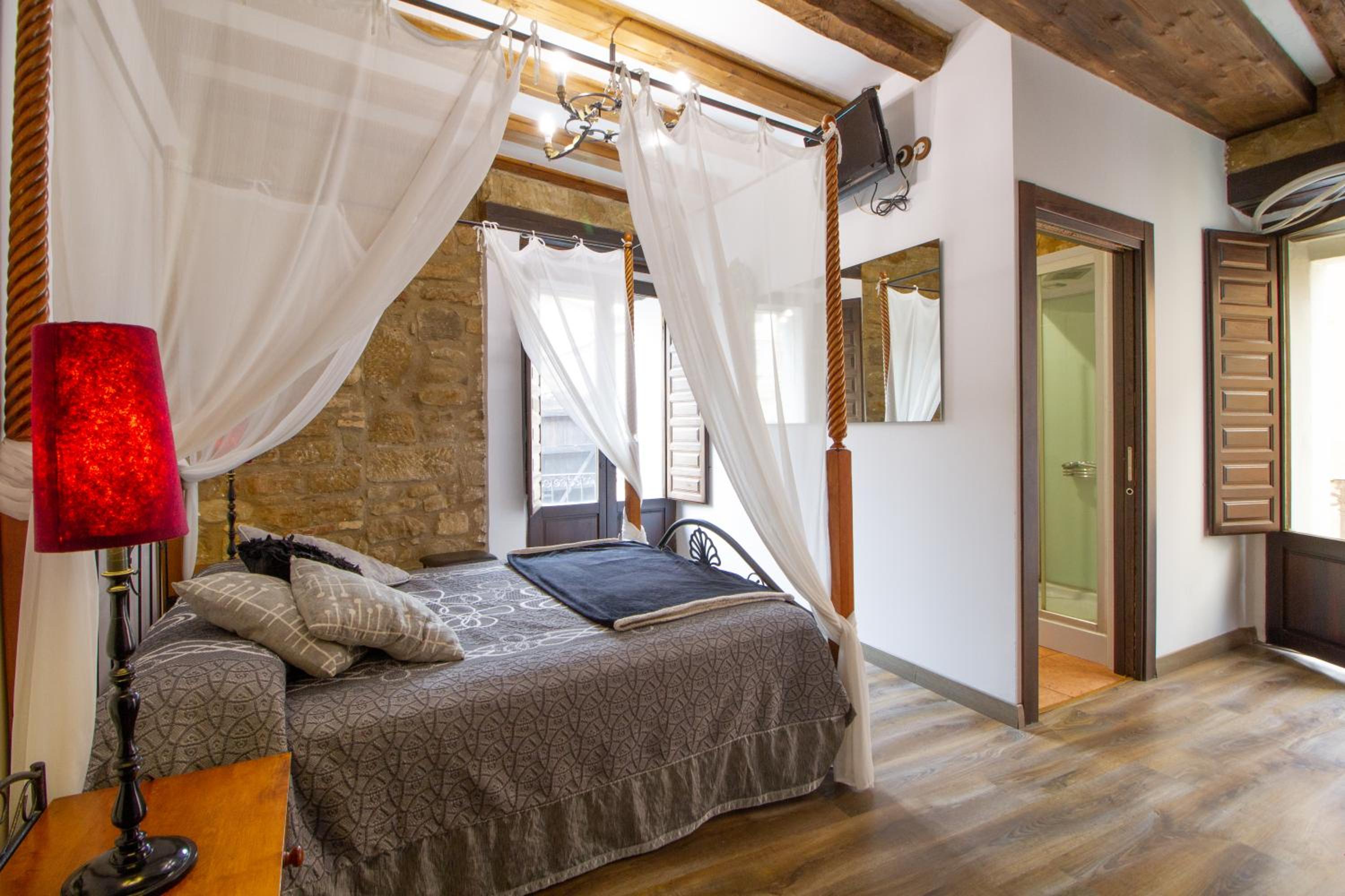 Double Room with 2 Balconies - Photo 1