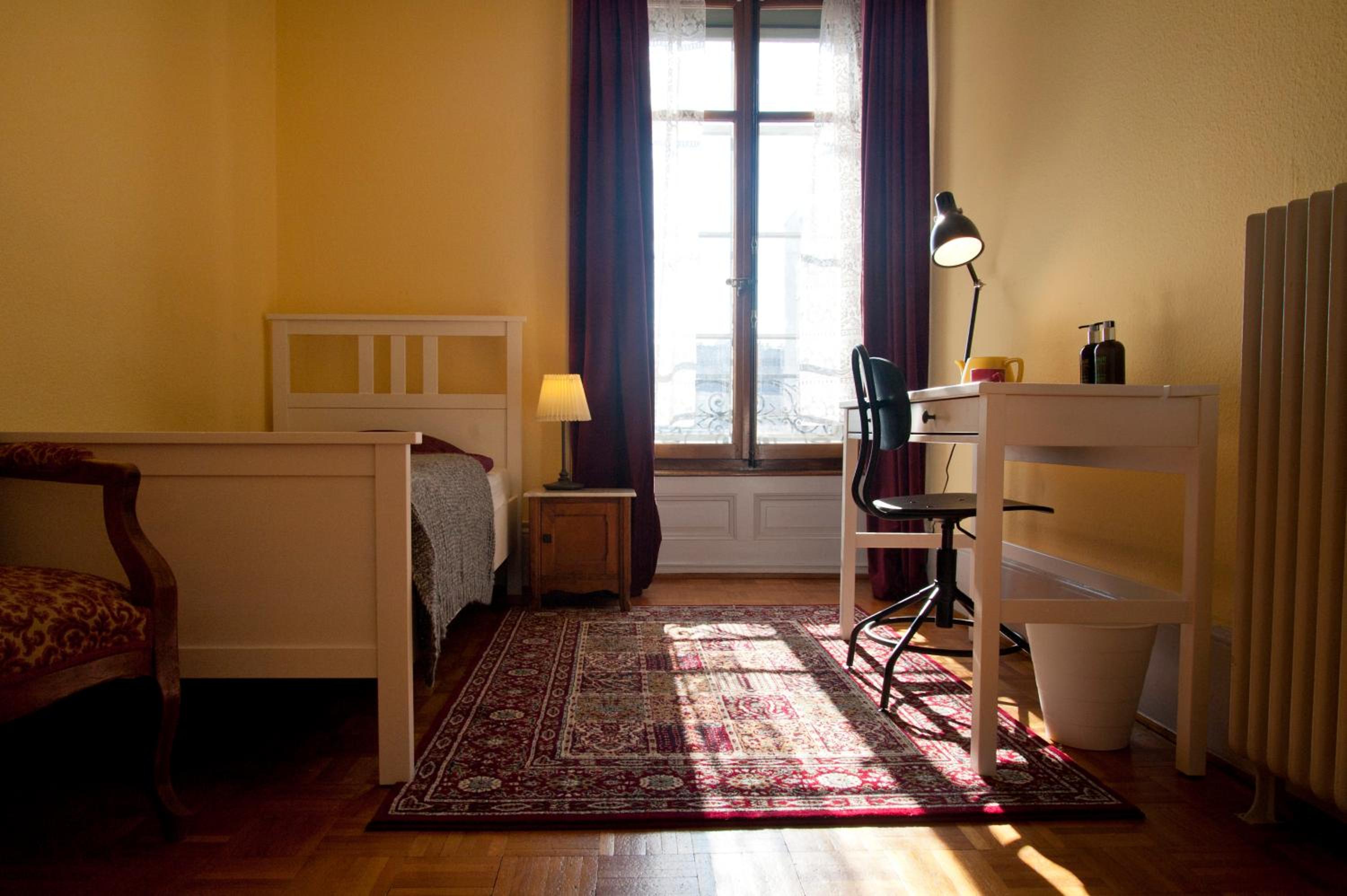 Single Room with Shared Bathroom photo 2