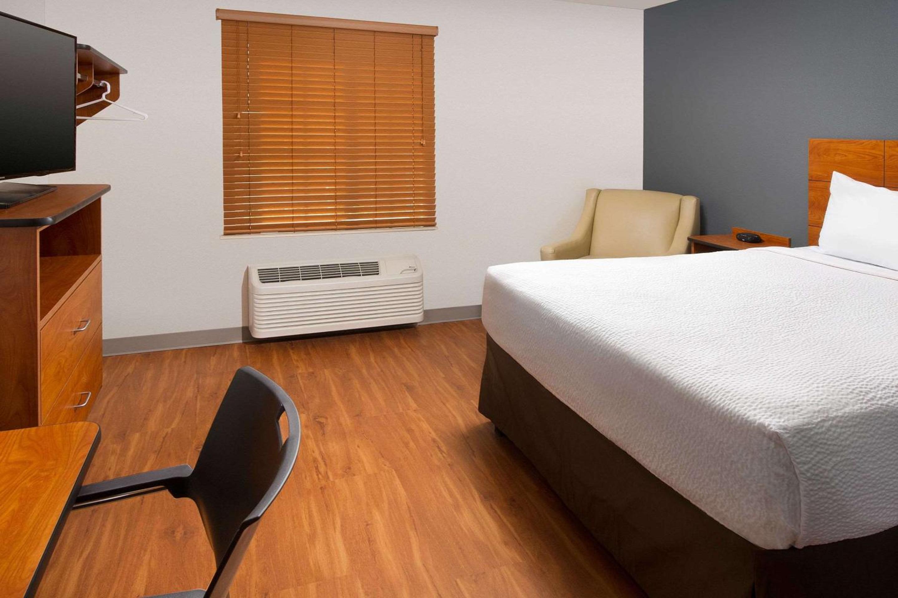 Standard Queen Room - Non Smoking