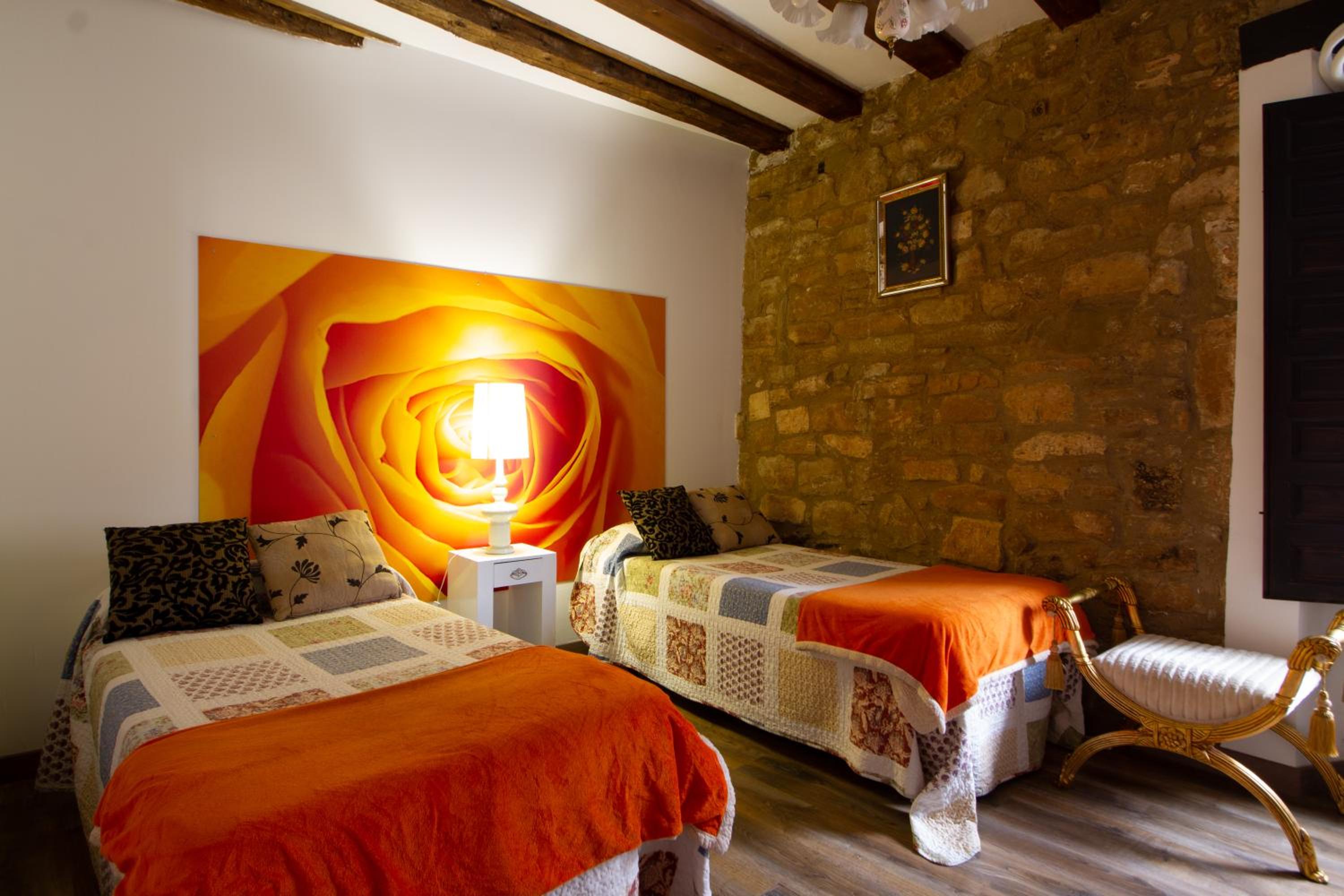 Twin Room - Photo 1