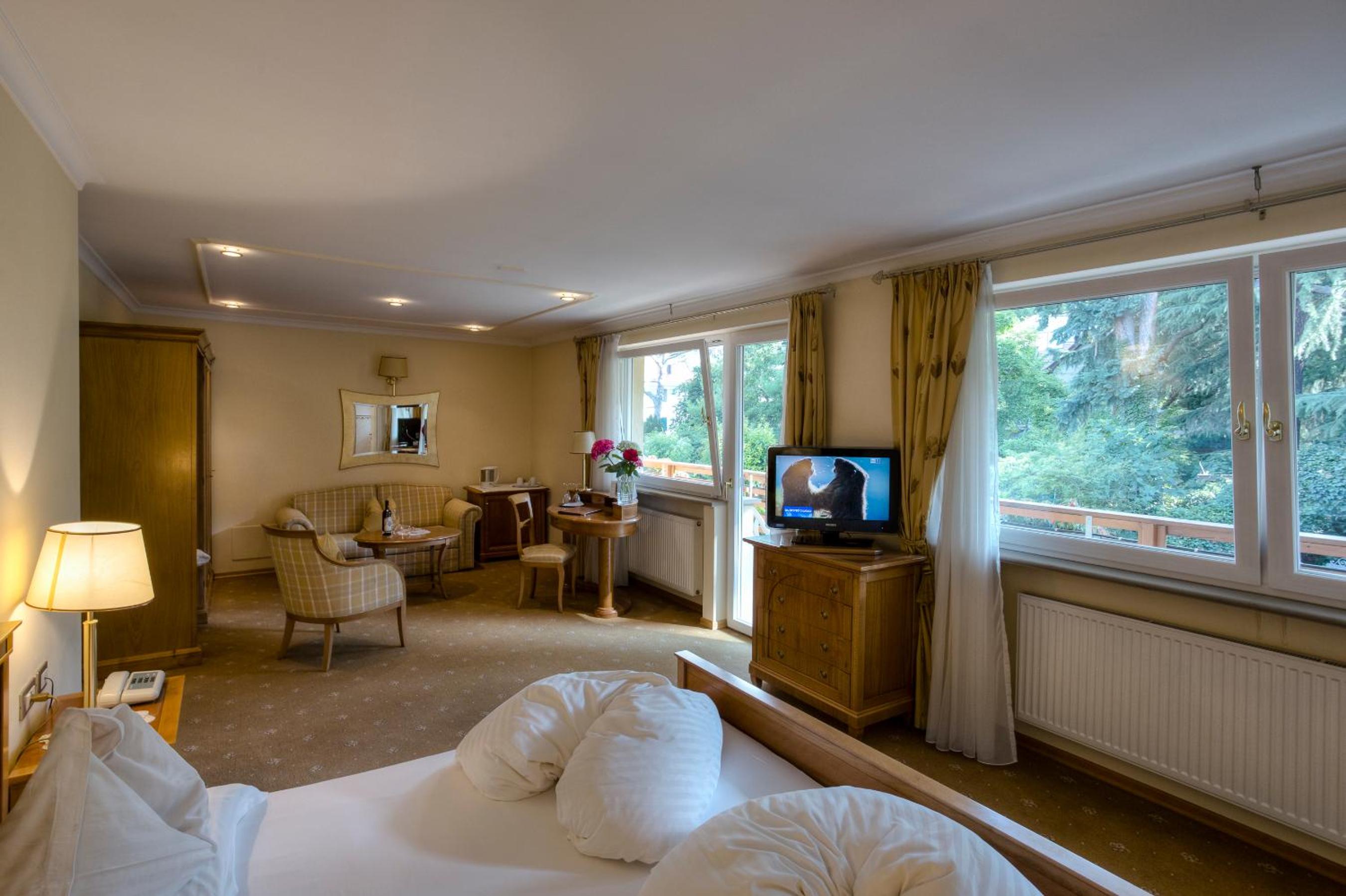 Junior Suite with Street View photo 2