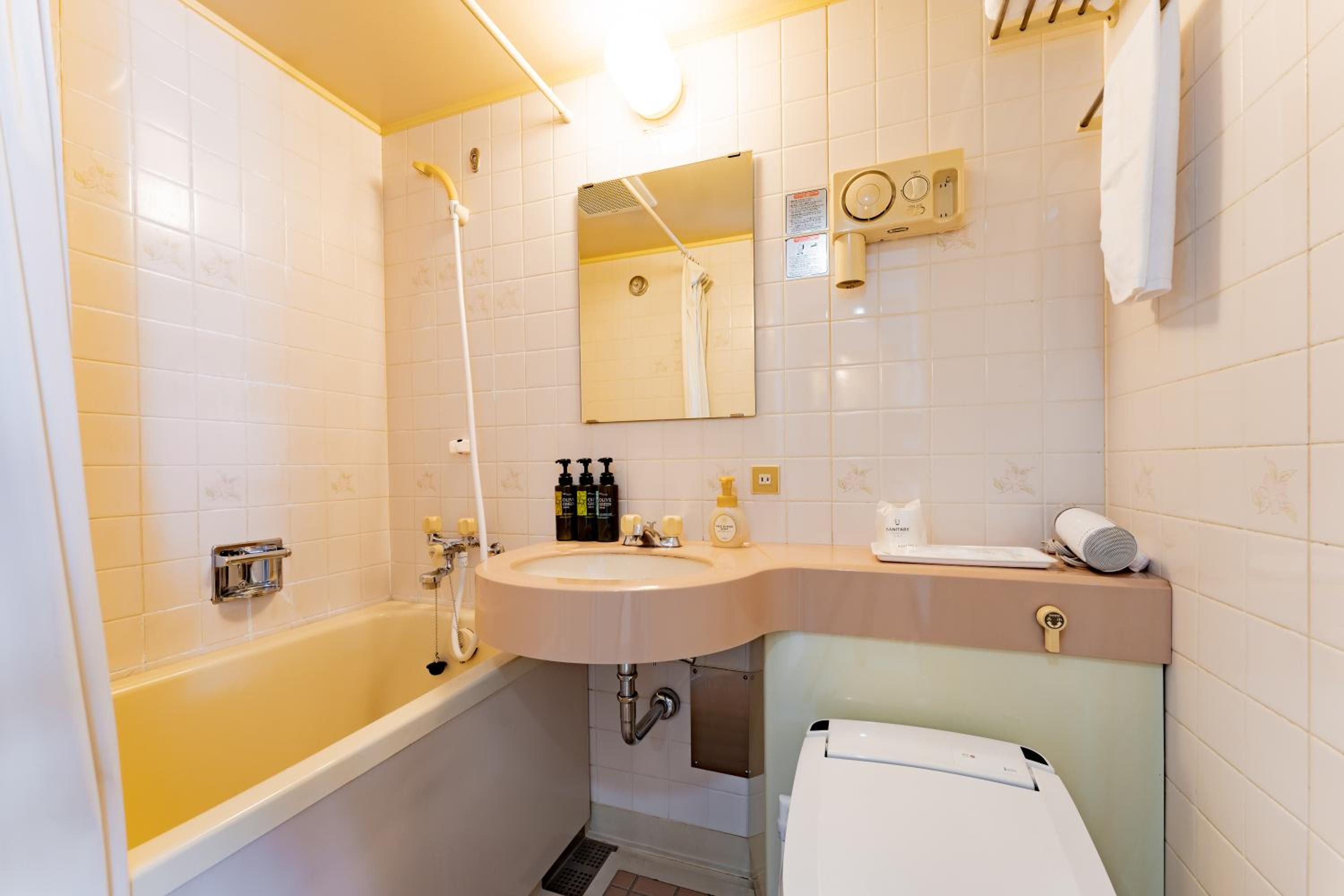 Semi-Double Room - Non-Smoking photo 3