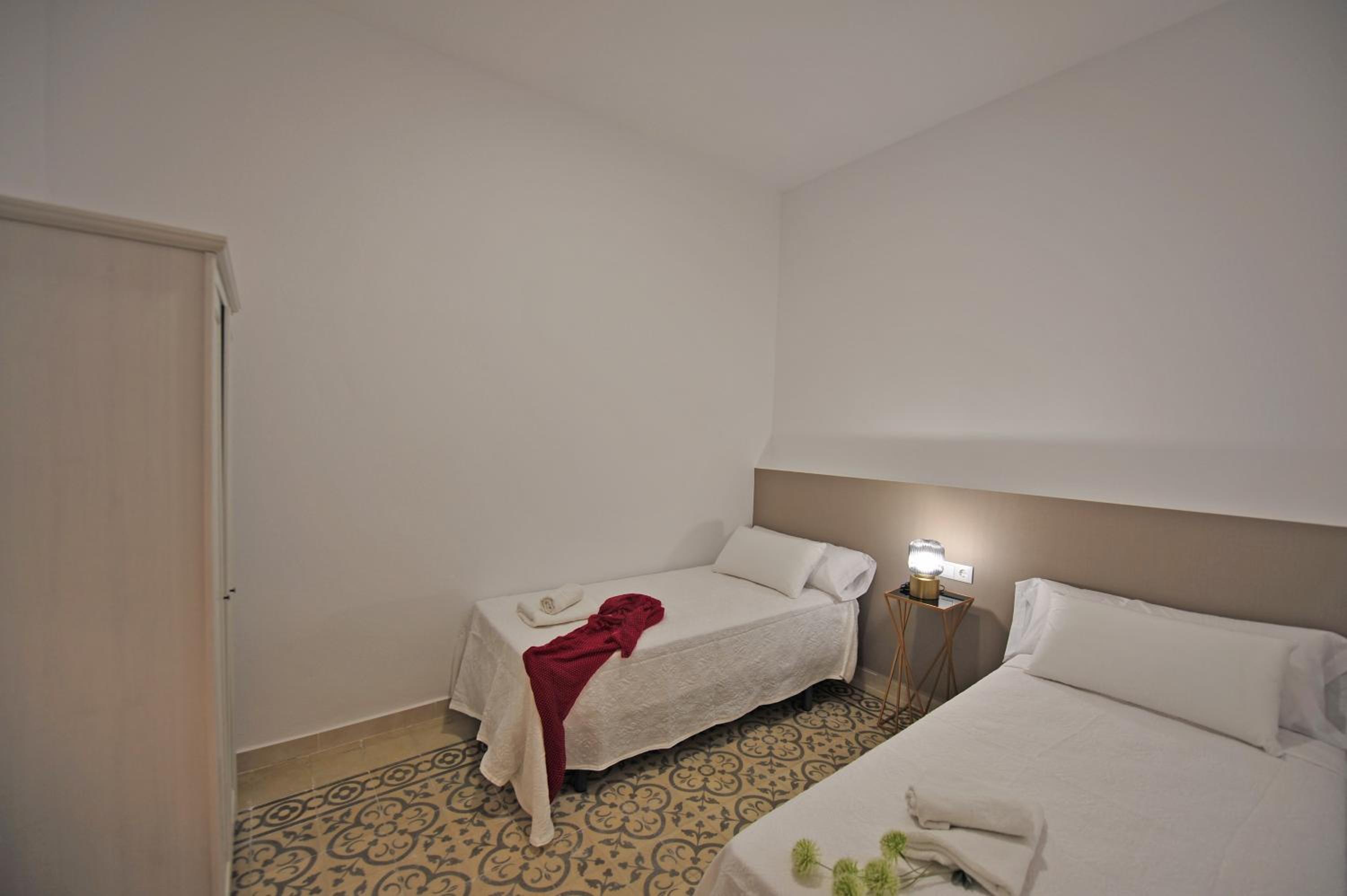 One-Bedroom Apartment - Photo 15
