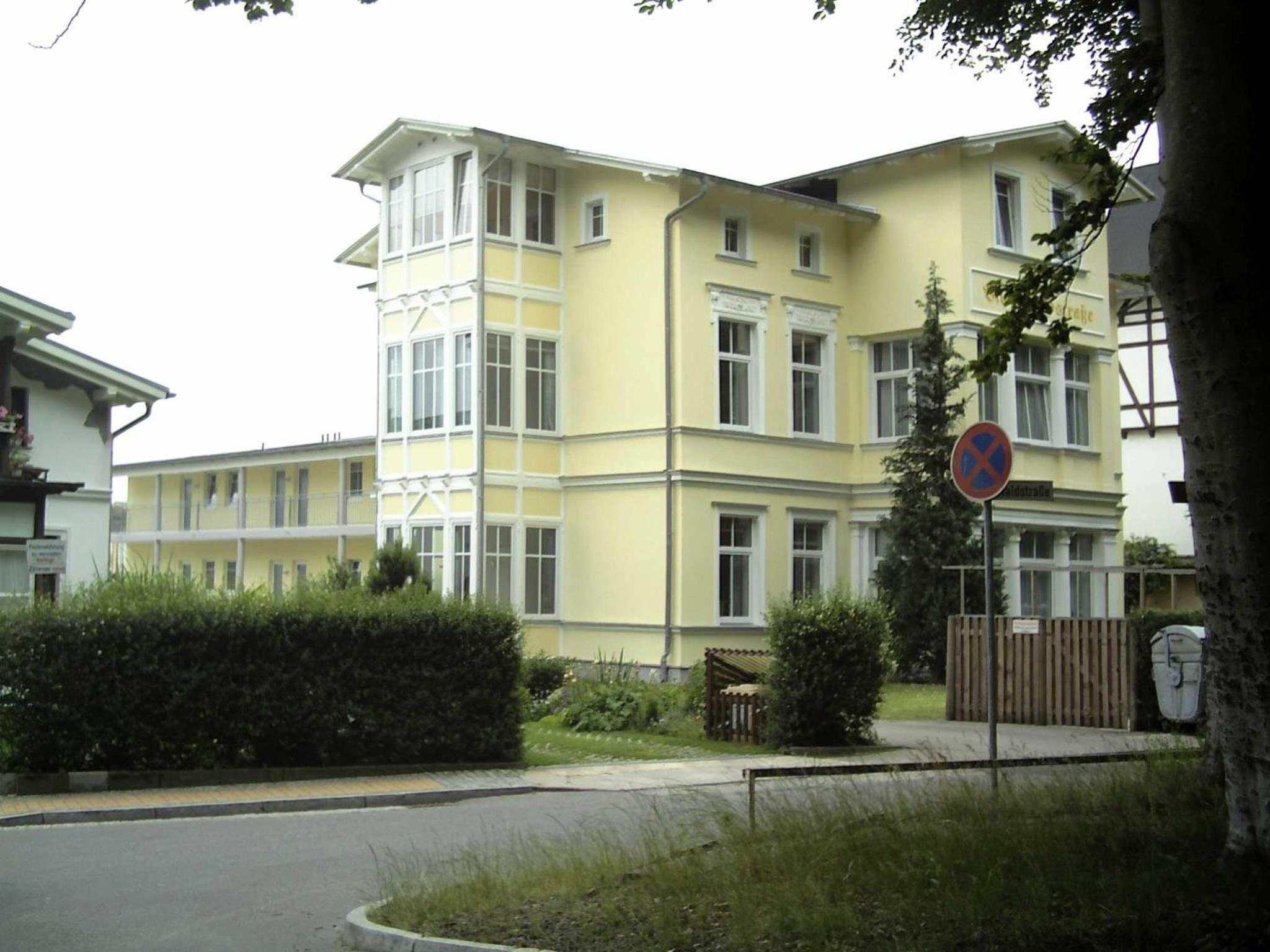 One-Bedroom Apartment with Balcony photo 2