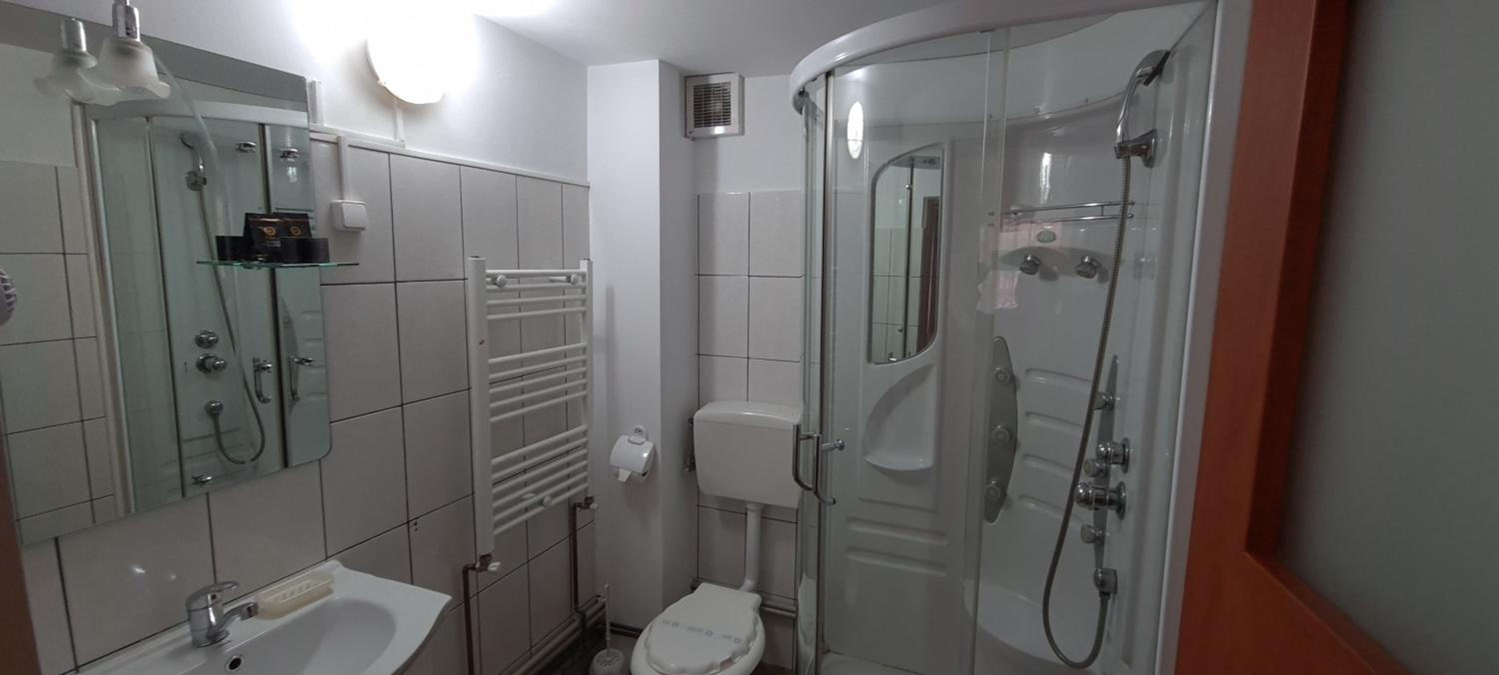Standard Twin Room photo 2
