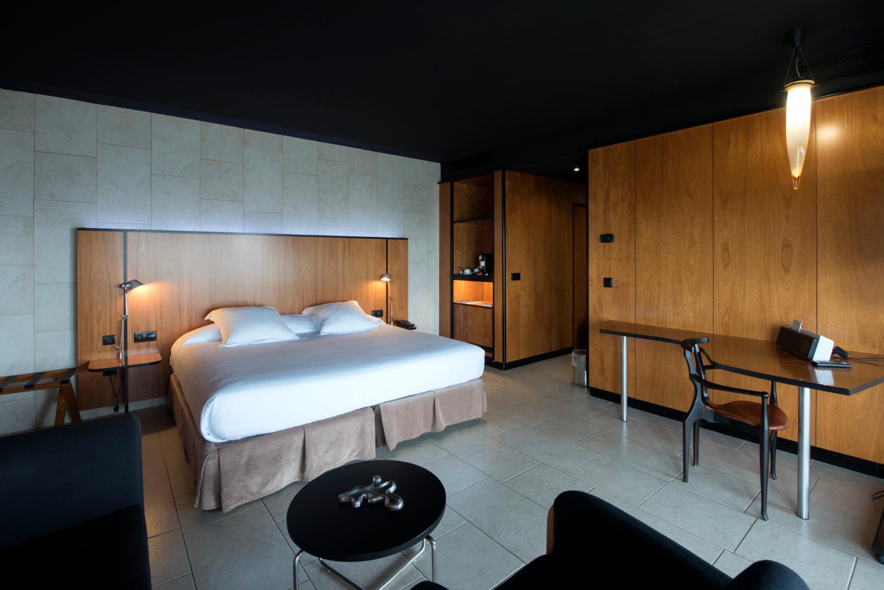 Special Offer - Premium Suite with Massage