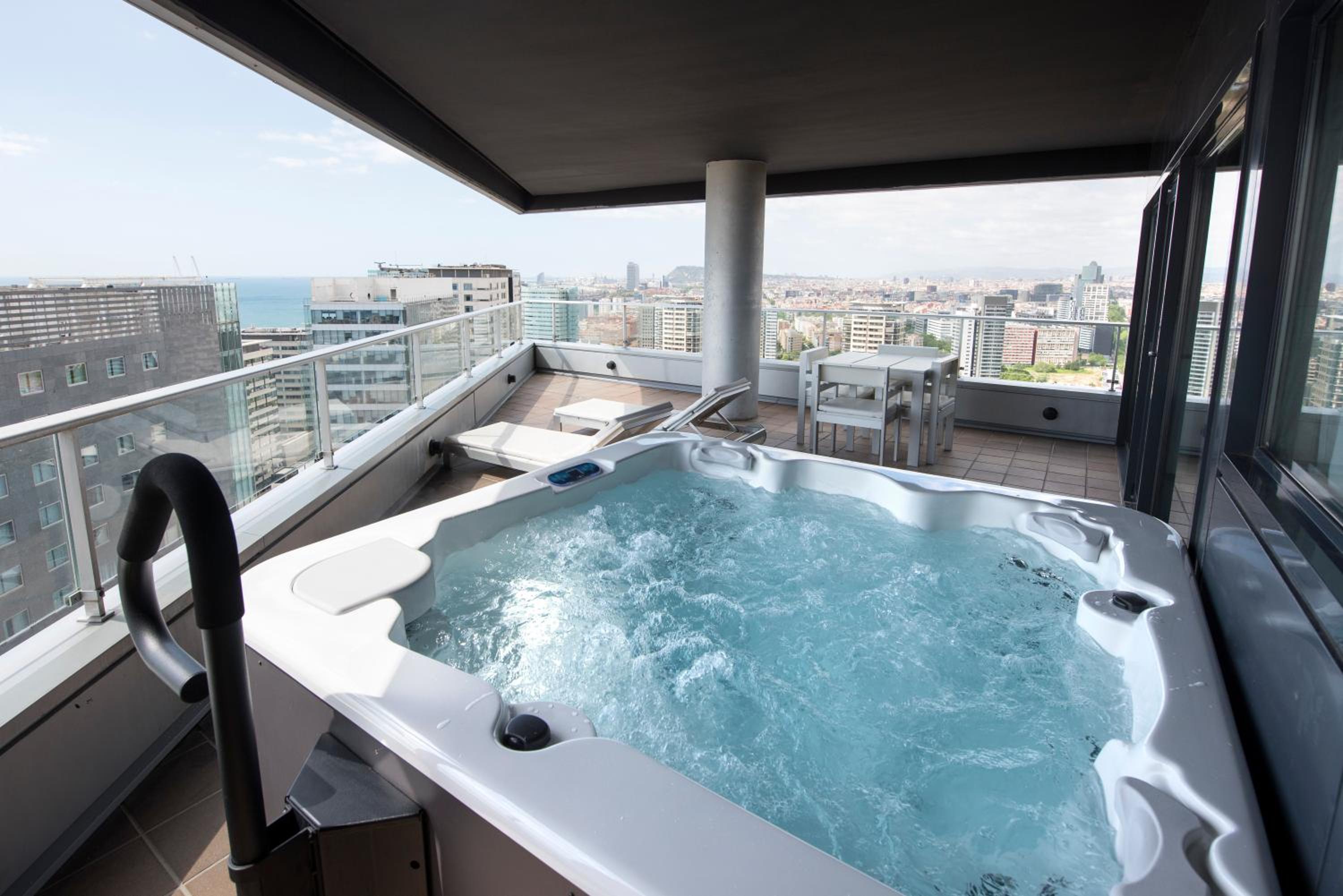 Premium Suite thumbnail 5
