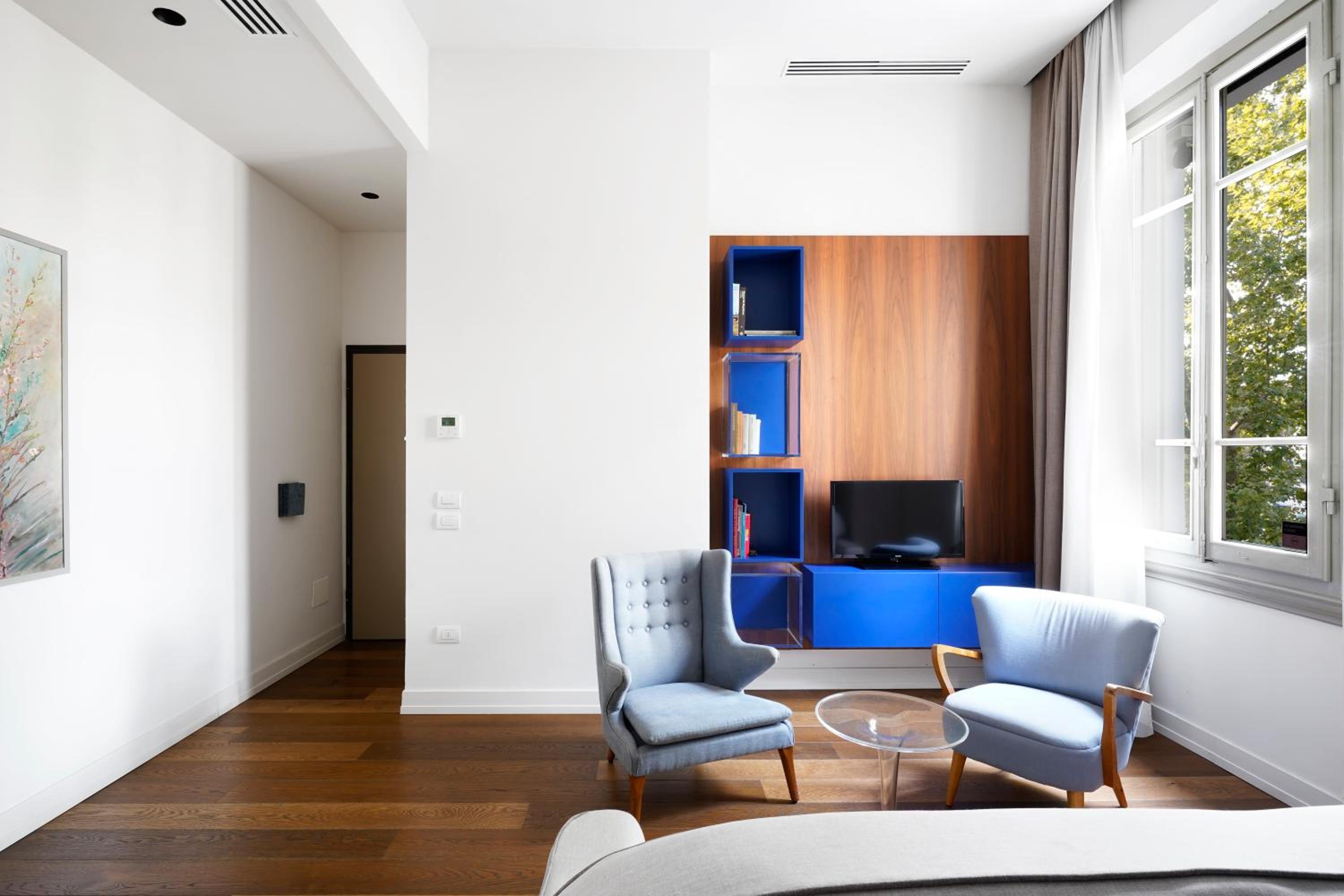 Large 1 Bedroom Apartment with Sofa Bed photo 1