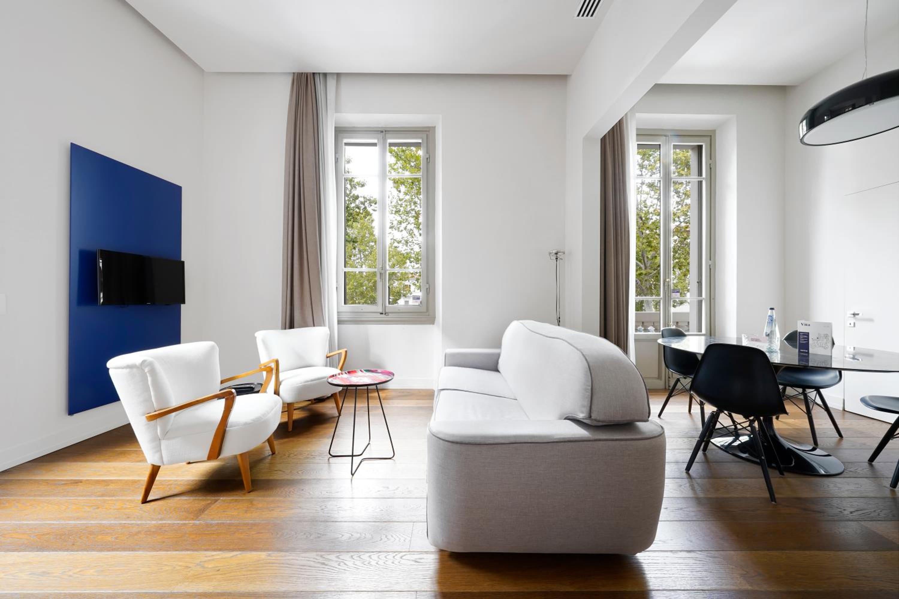 Large 1 Bedroom Apartment with Terrace and Sofa Bed photo 1