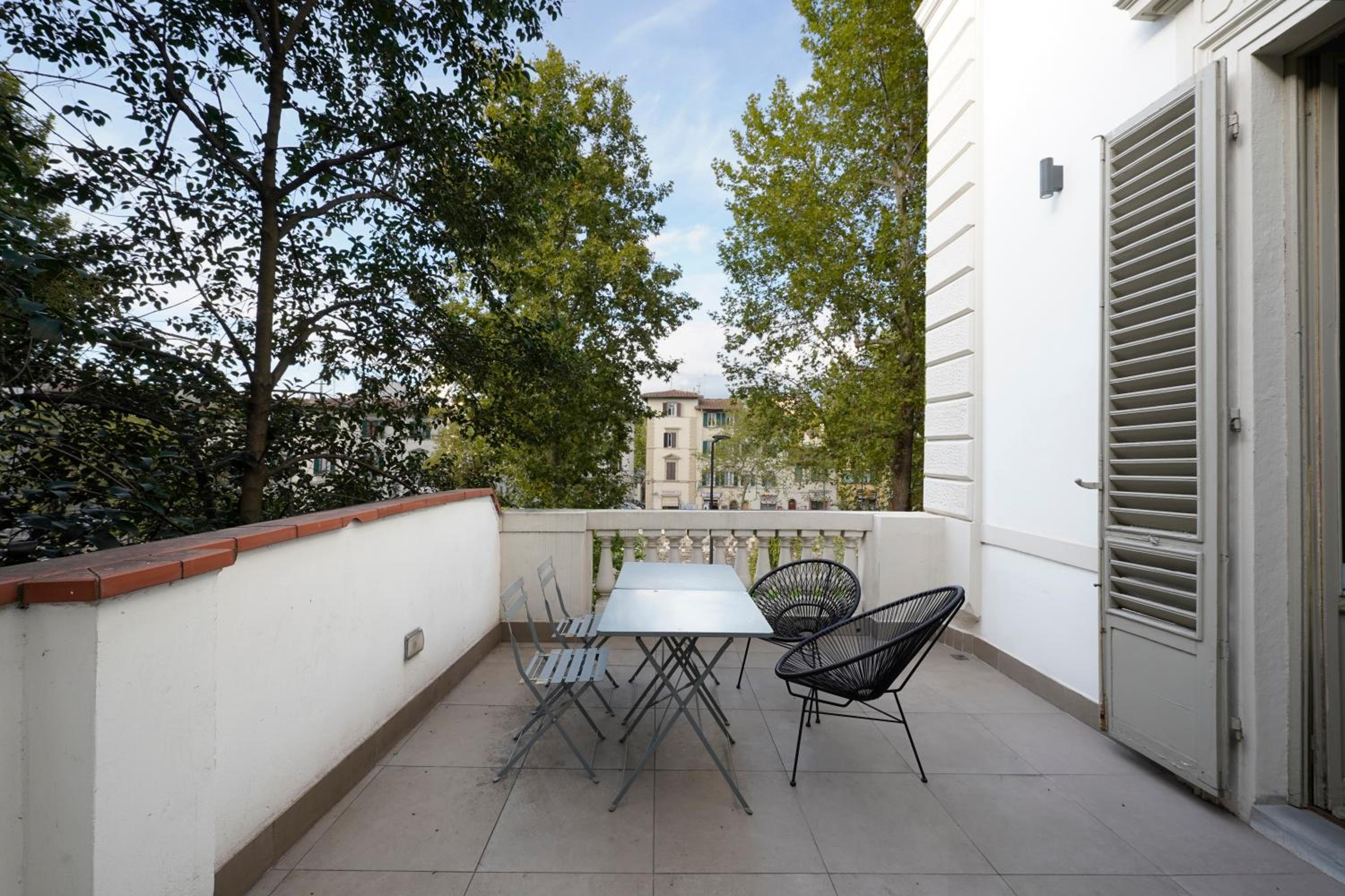 Large 1 Bedroom Apartment with Terrace and Sofa Bed photo 3