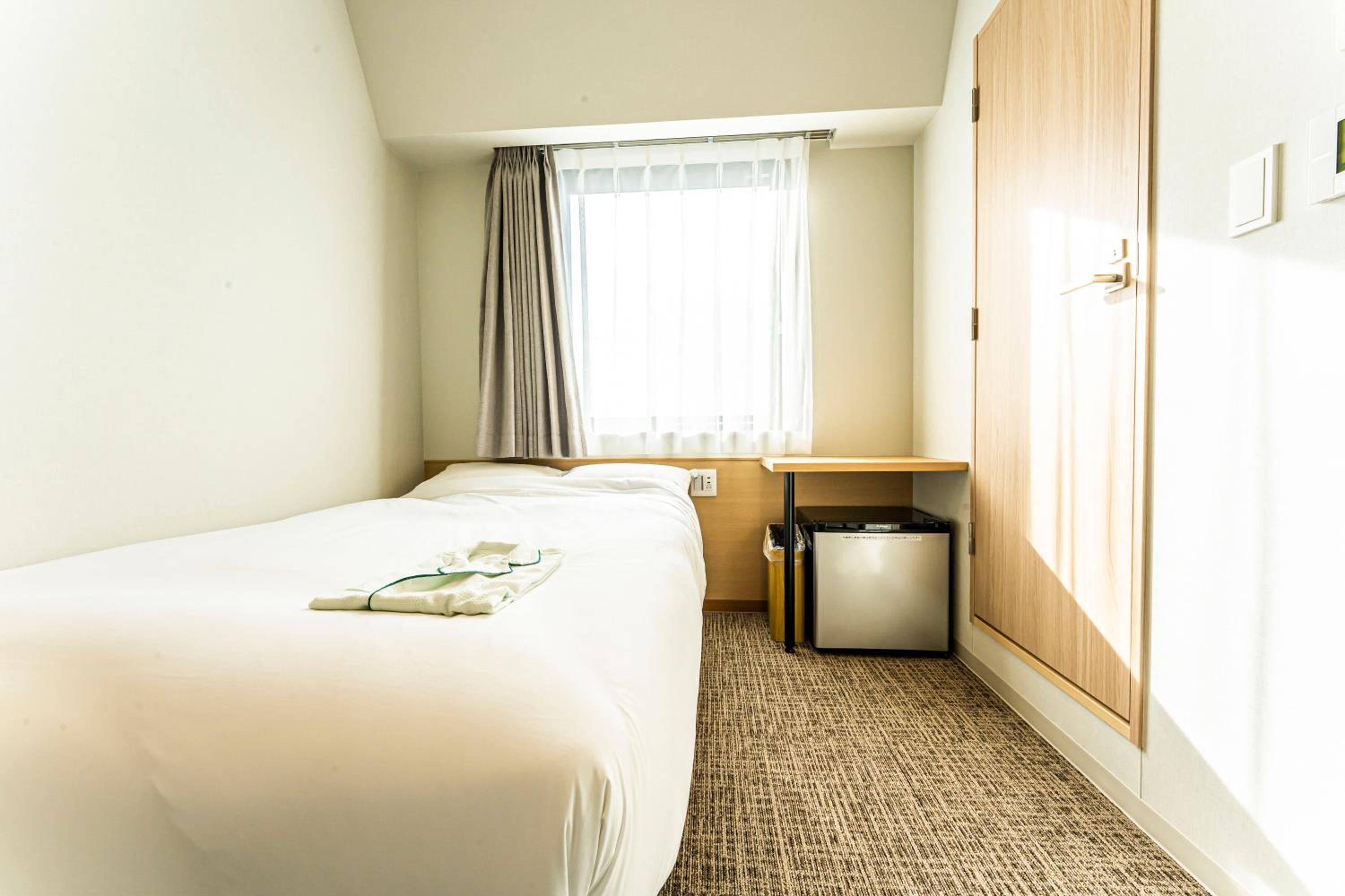 Bay Tower Semi Double Room - Non-Smoking