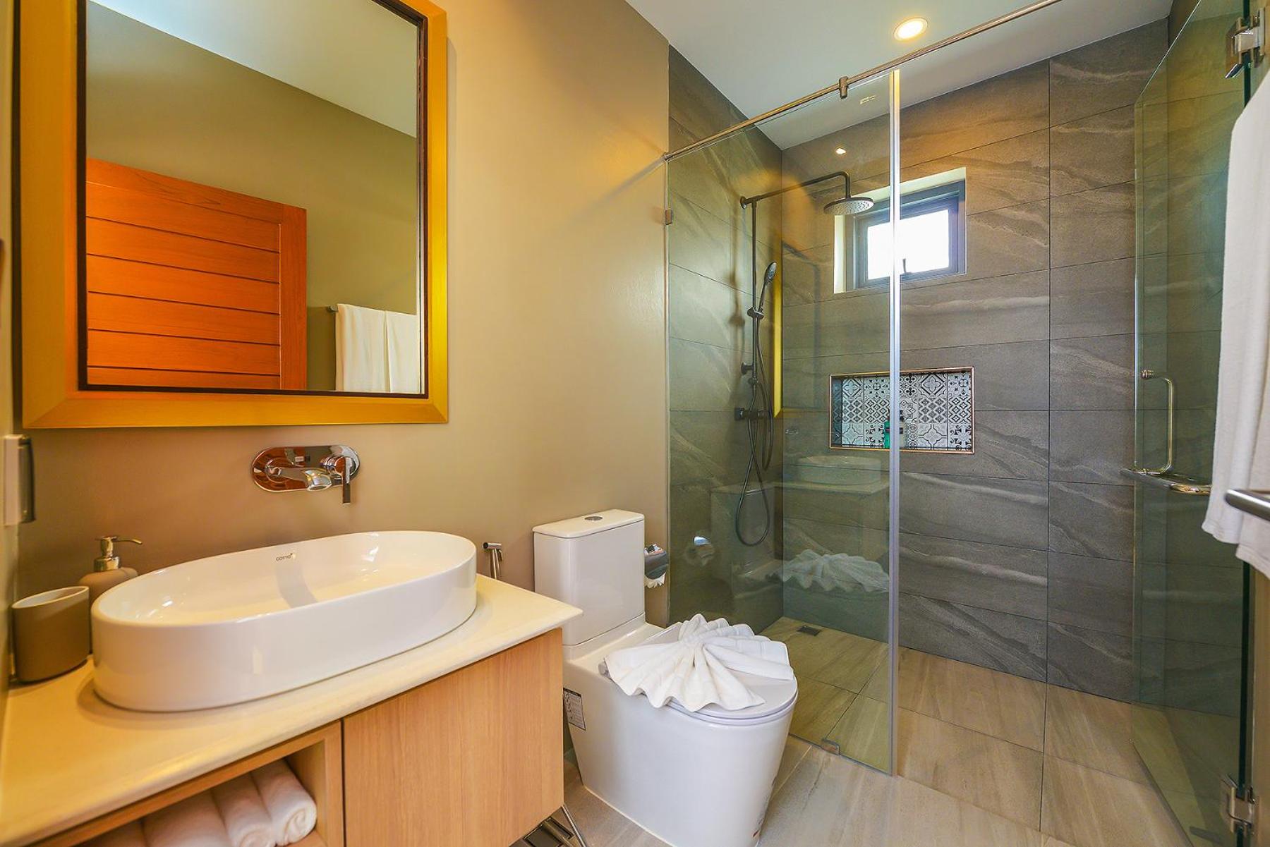 Three-Bedroom Villa - Photo 8