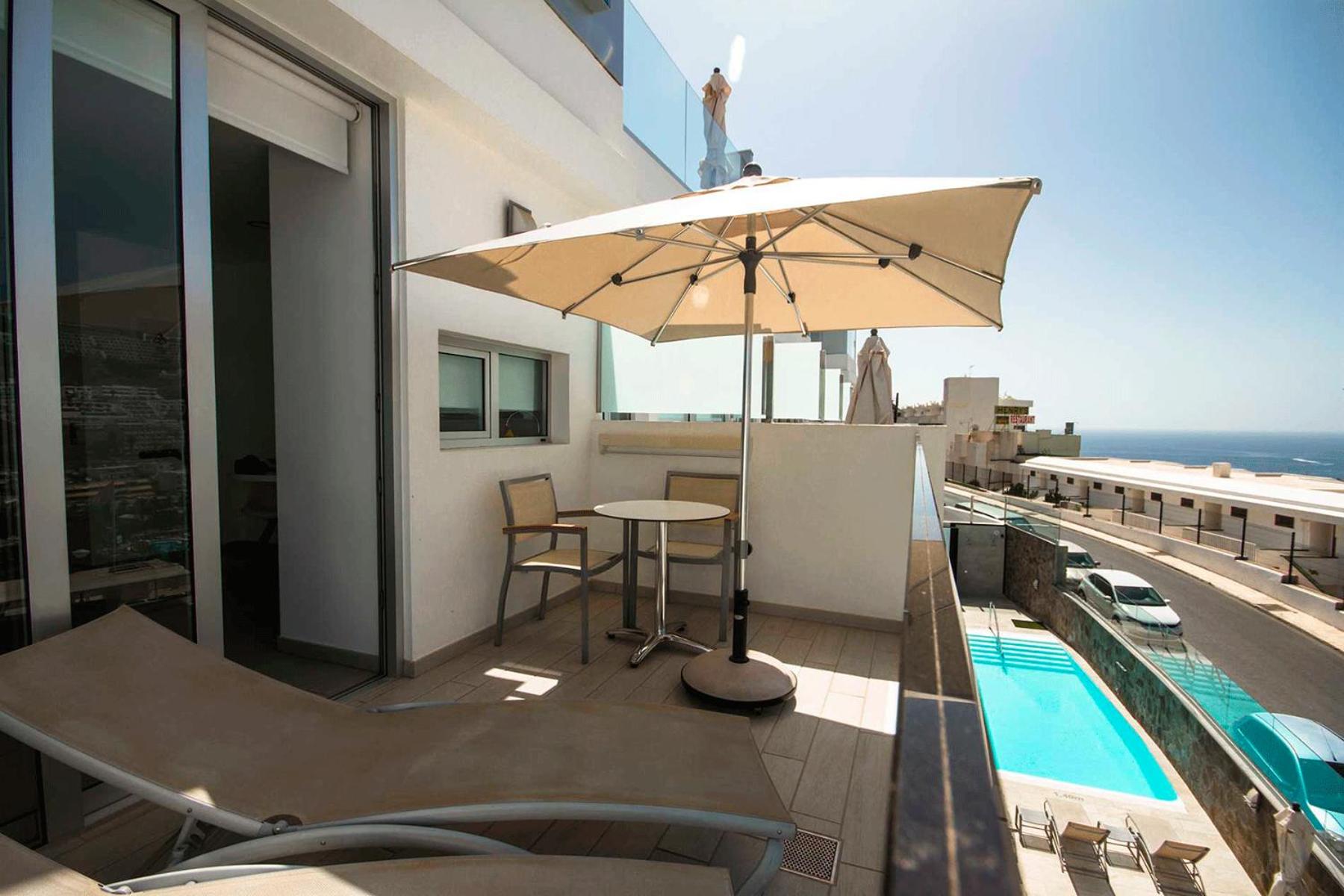 Premium 1-bedroom apartment Balcony Top Floor photo 3